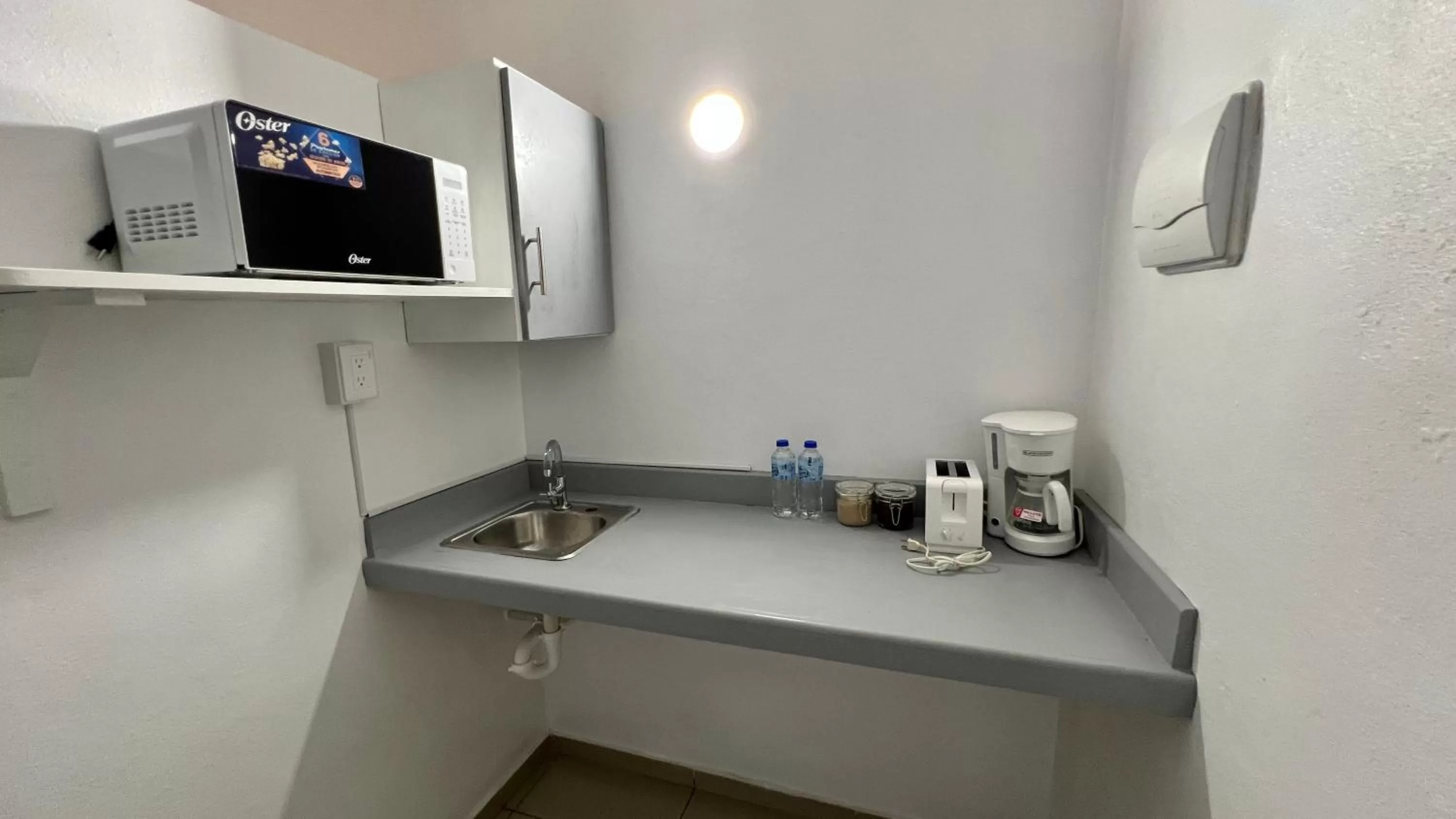 Coffee/tea facilities in Chill Boutique Hotel