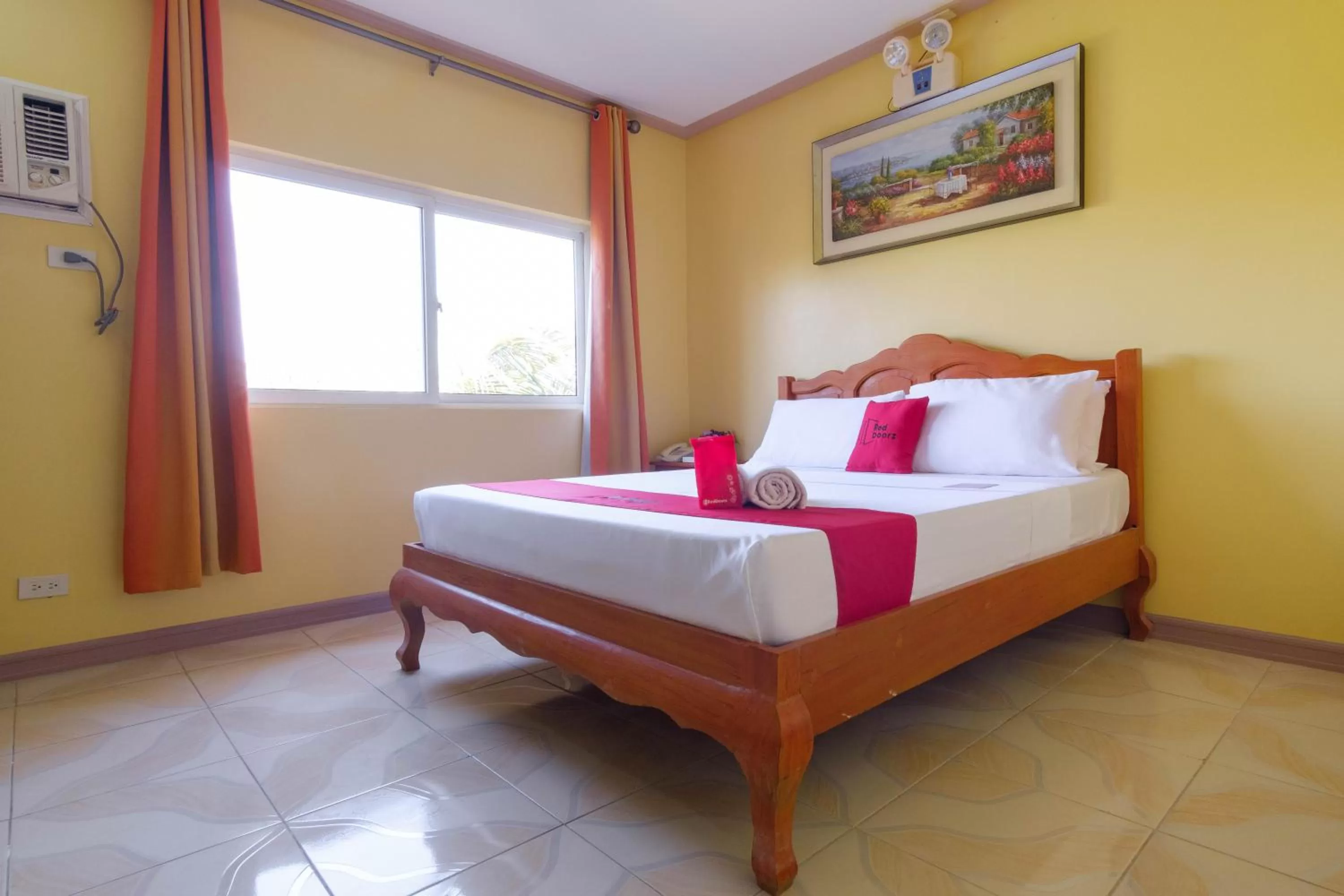 Bed in RedDoorz Plus @ Manalo Extension Palawan