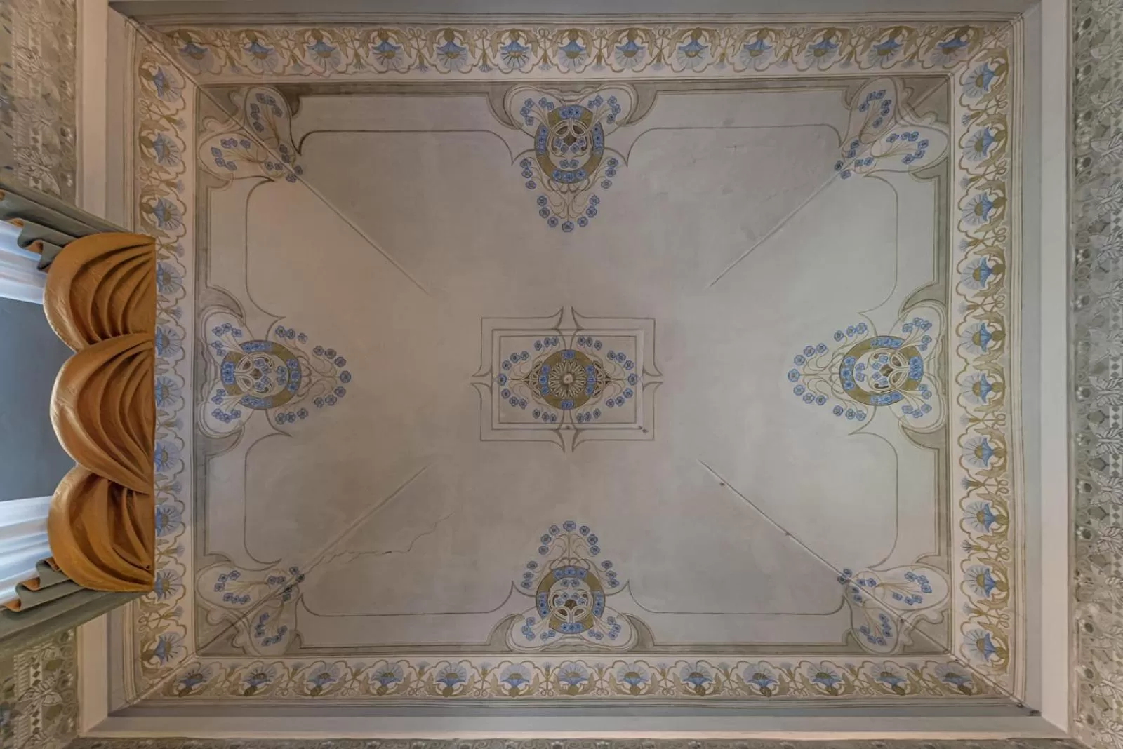 Decorative detail in Hotel Palazzo di Valli