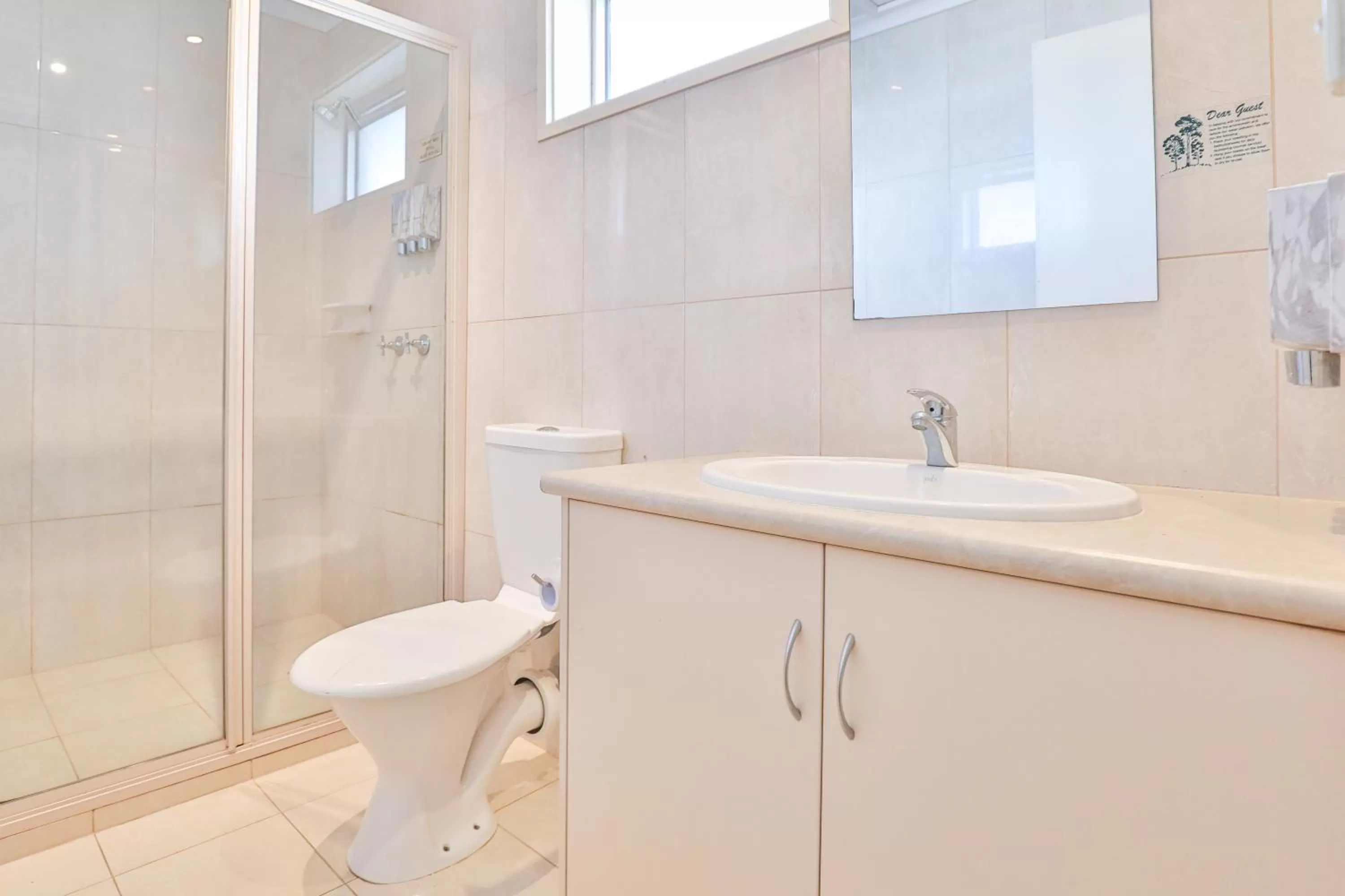 Bathroom in Boulevard Motor Inn Mildura