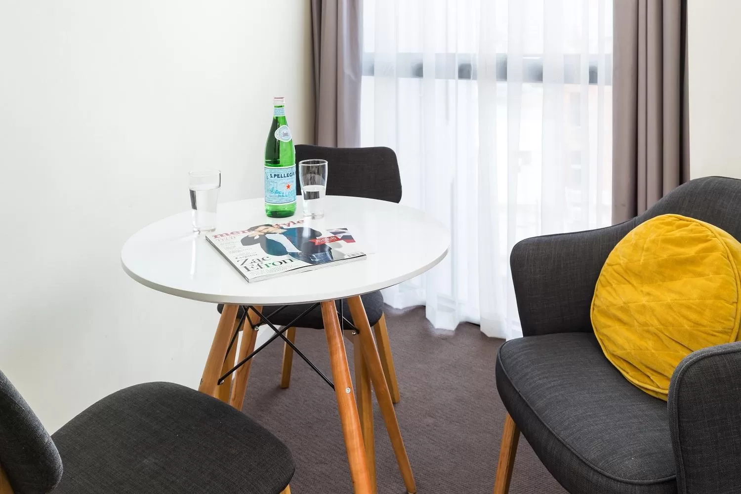 Dining area in City Edge North Melbourne Apartment Hotel