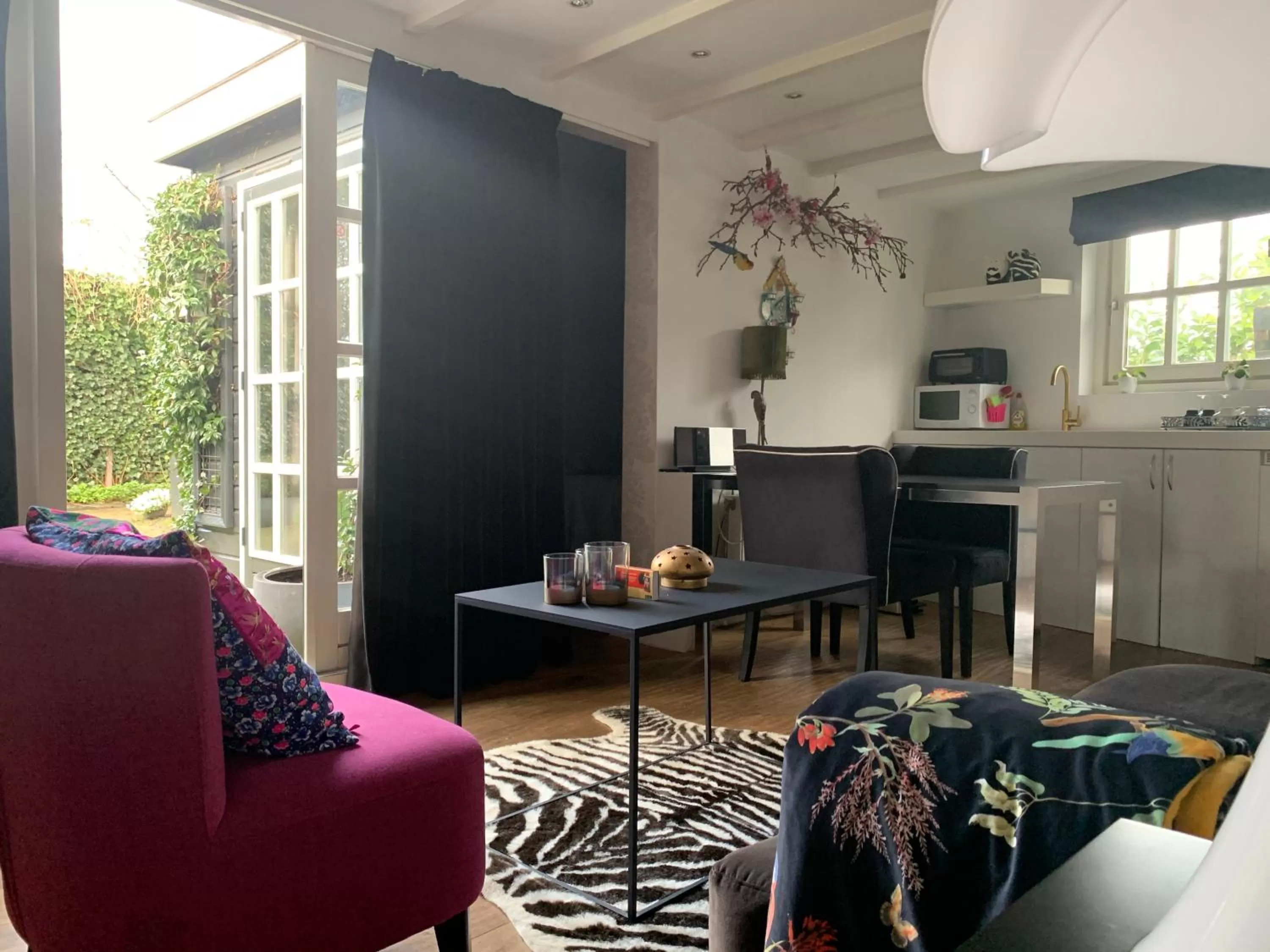 Kitchen or kitchenette in Place To Be