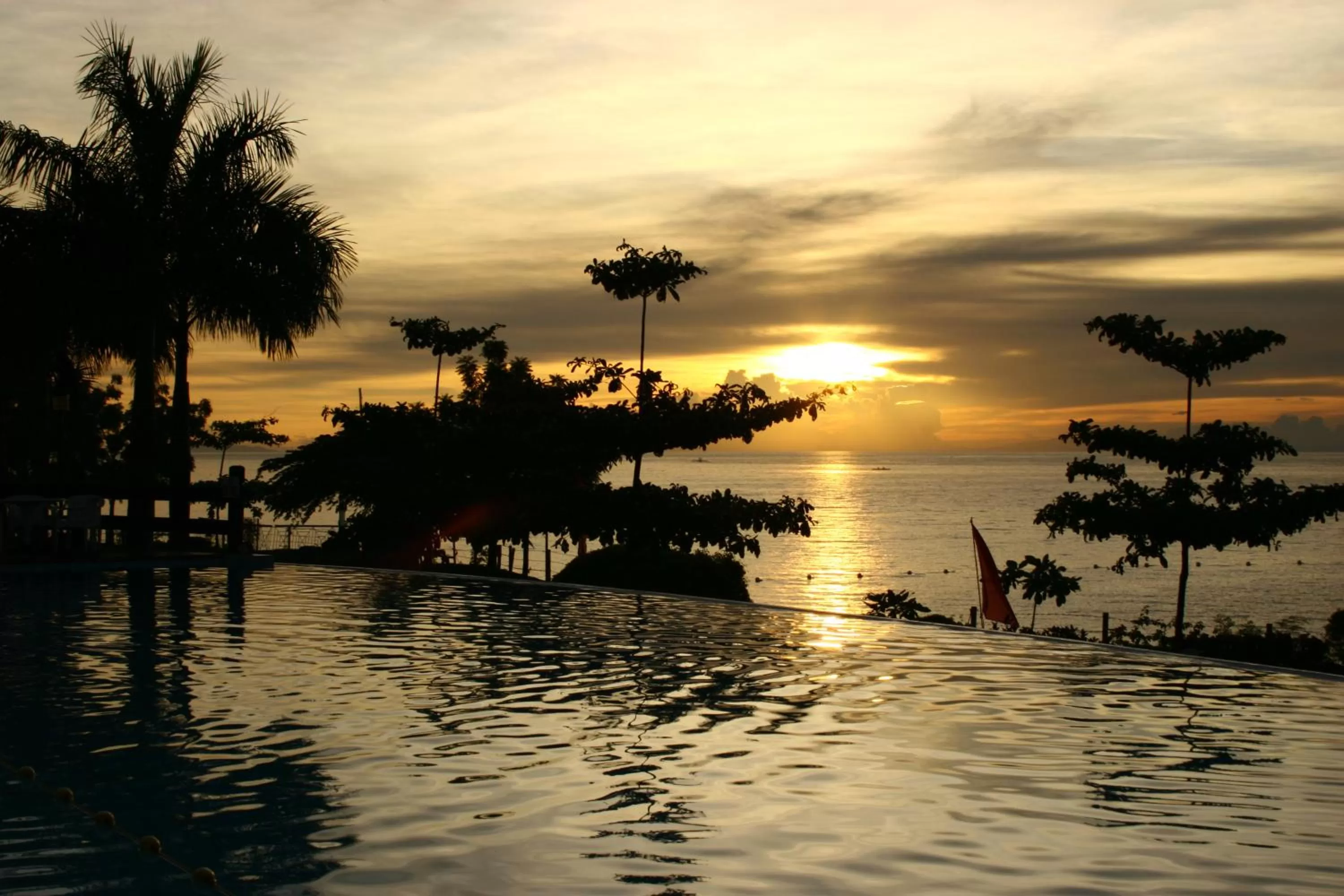 Sea view, Sunrise/Sunset in La Mirada Residence Condo, Large 1 bedroom ,Ocean views, Breakfast, fast WiFi , Netflix, beach resort