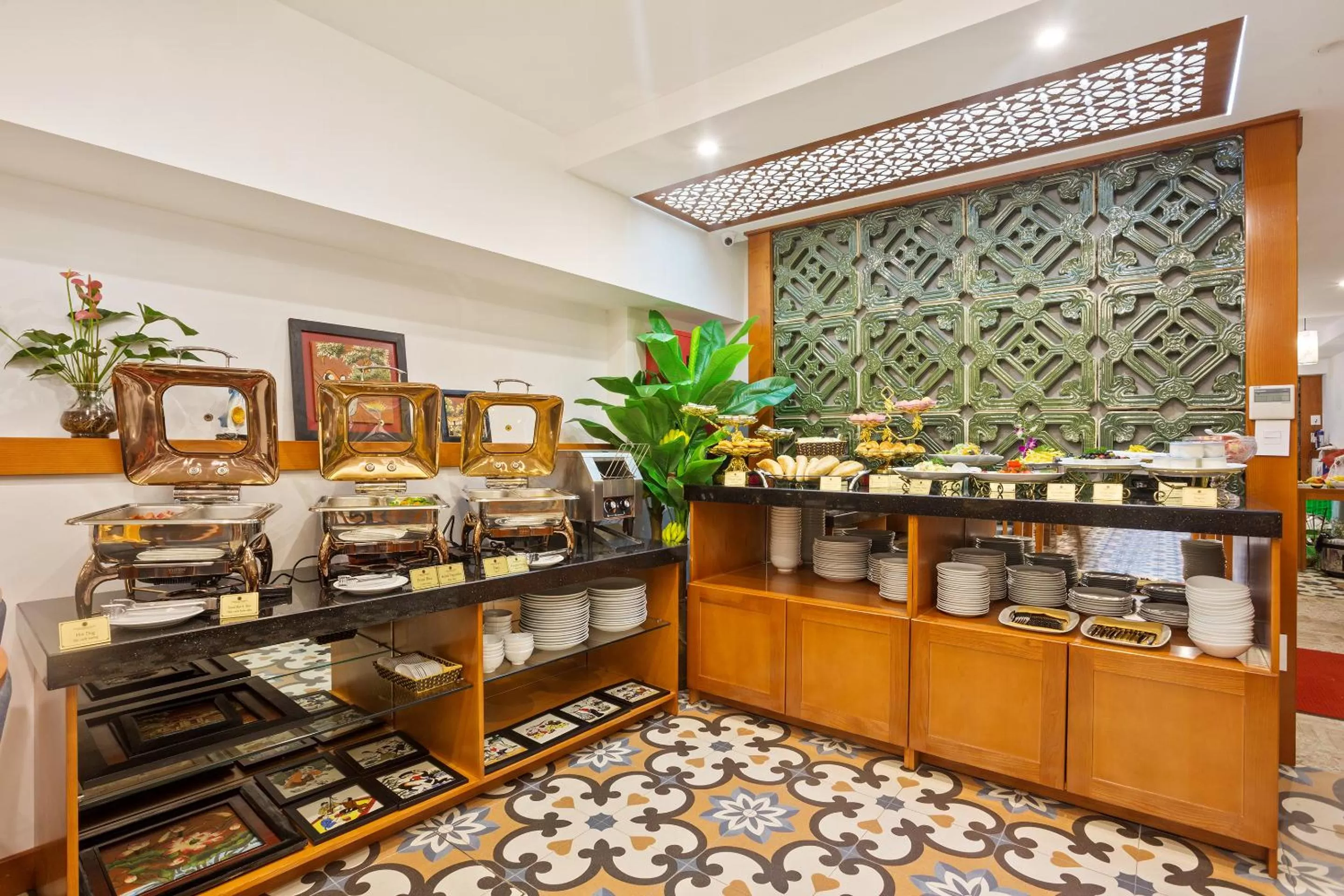 Restaurant/places to eat in Hanoi Golden Holiday Hotel