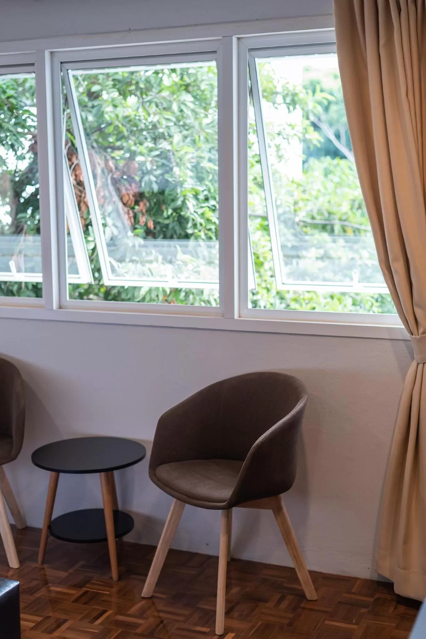 Seating area in The Mellow Pillow Hotel @ Chiang Mai Gate