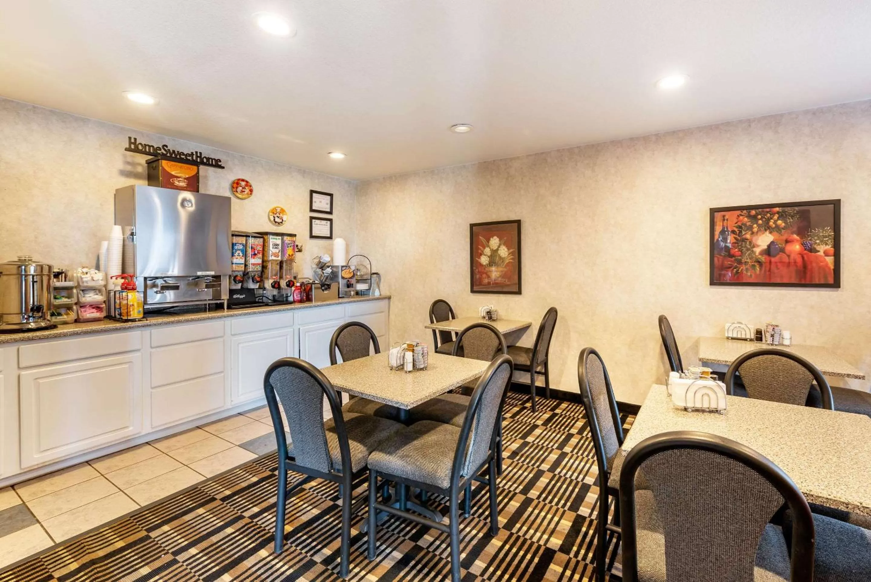 Restaurant/places to eat in Econo Lodge Pueblo North