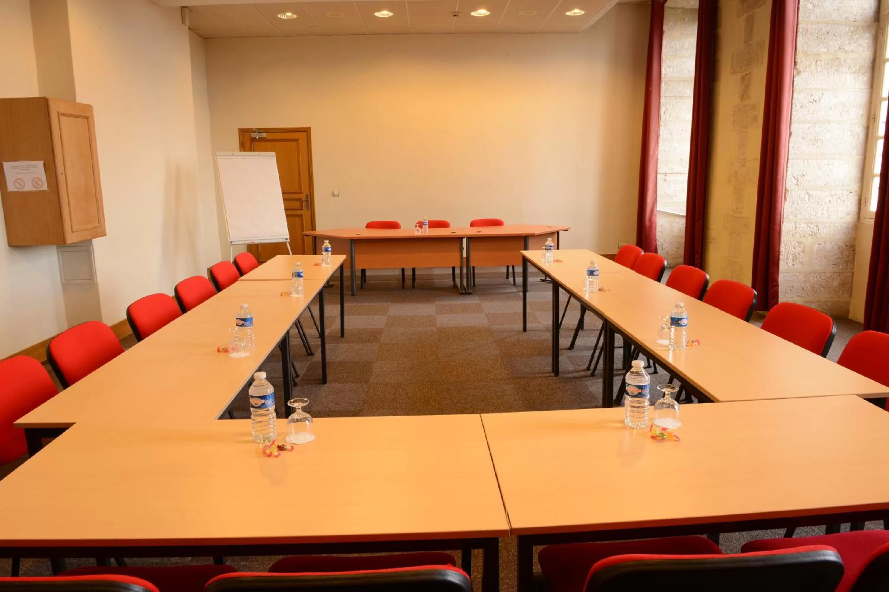 Business facilities in Hôtellerie Saint Yves