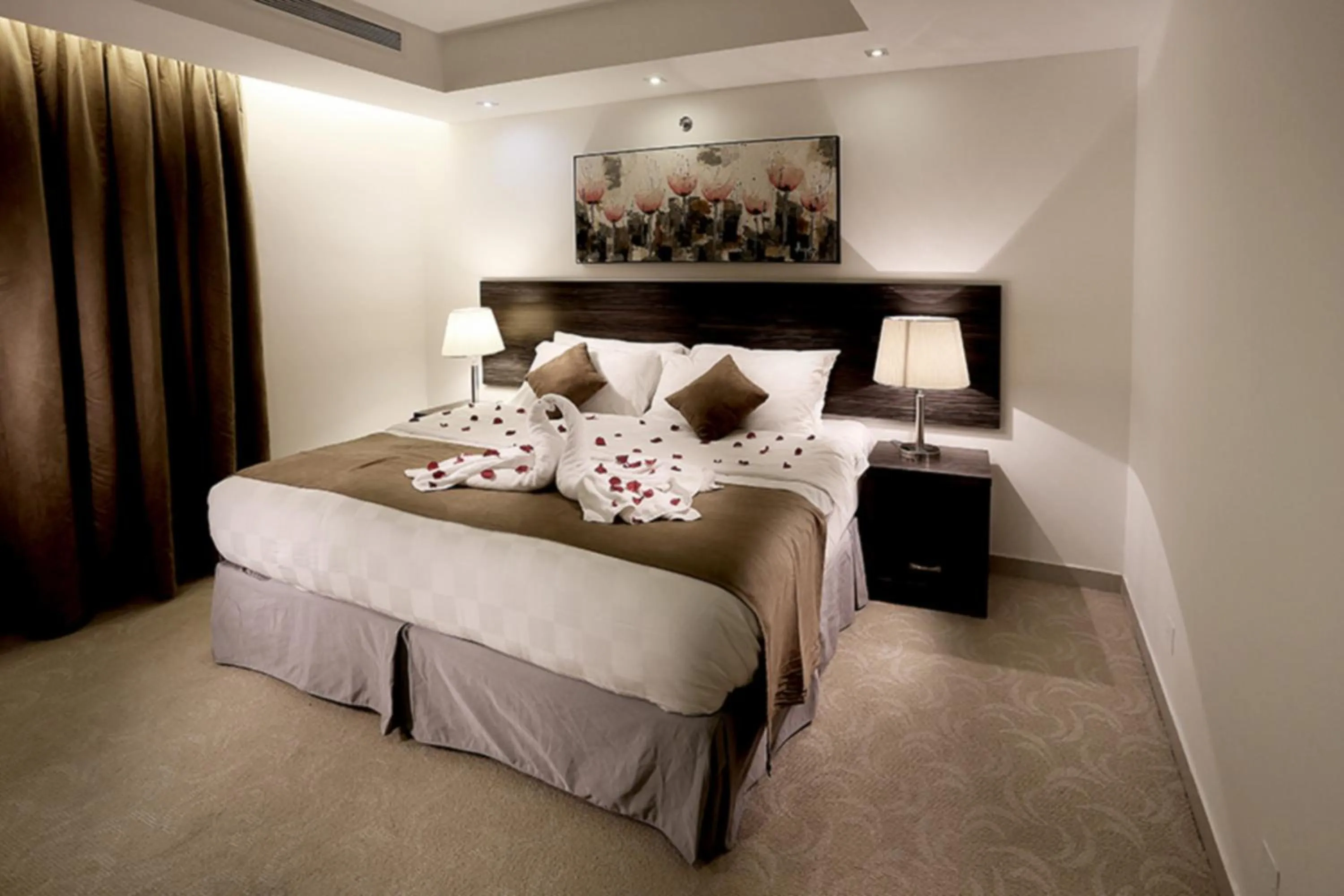 Bedroom, Bed in Hayat Watheer for serviced Apartment