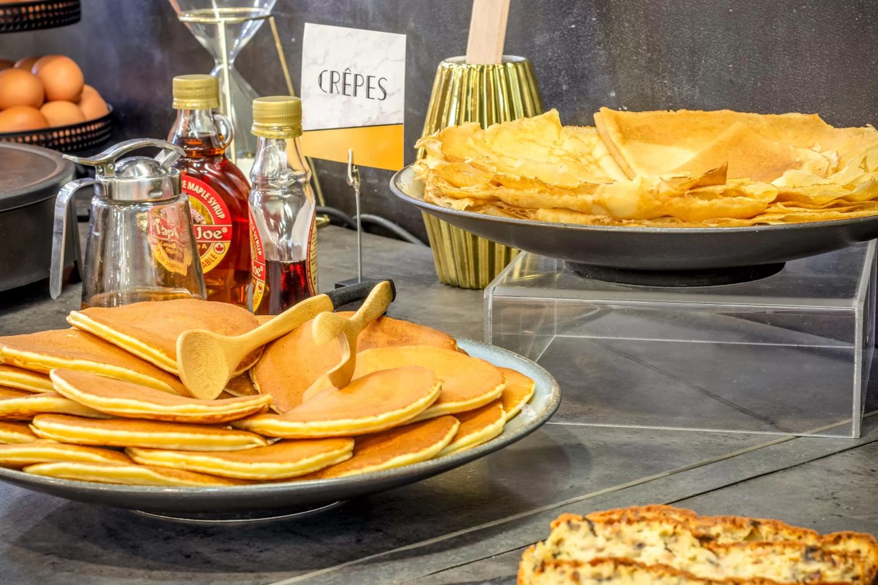 Buffet breakfast in Mercure Nancy Centre Gare