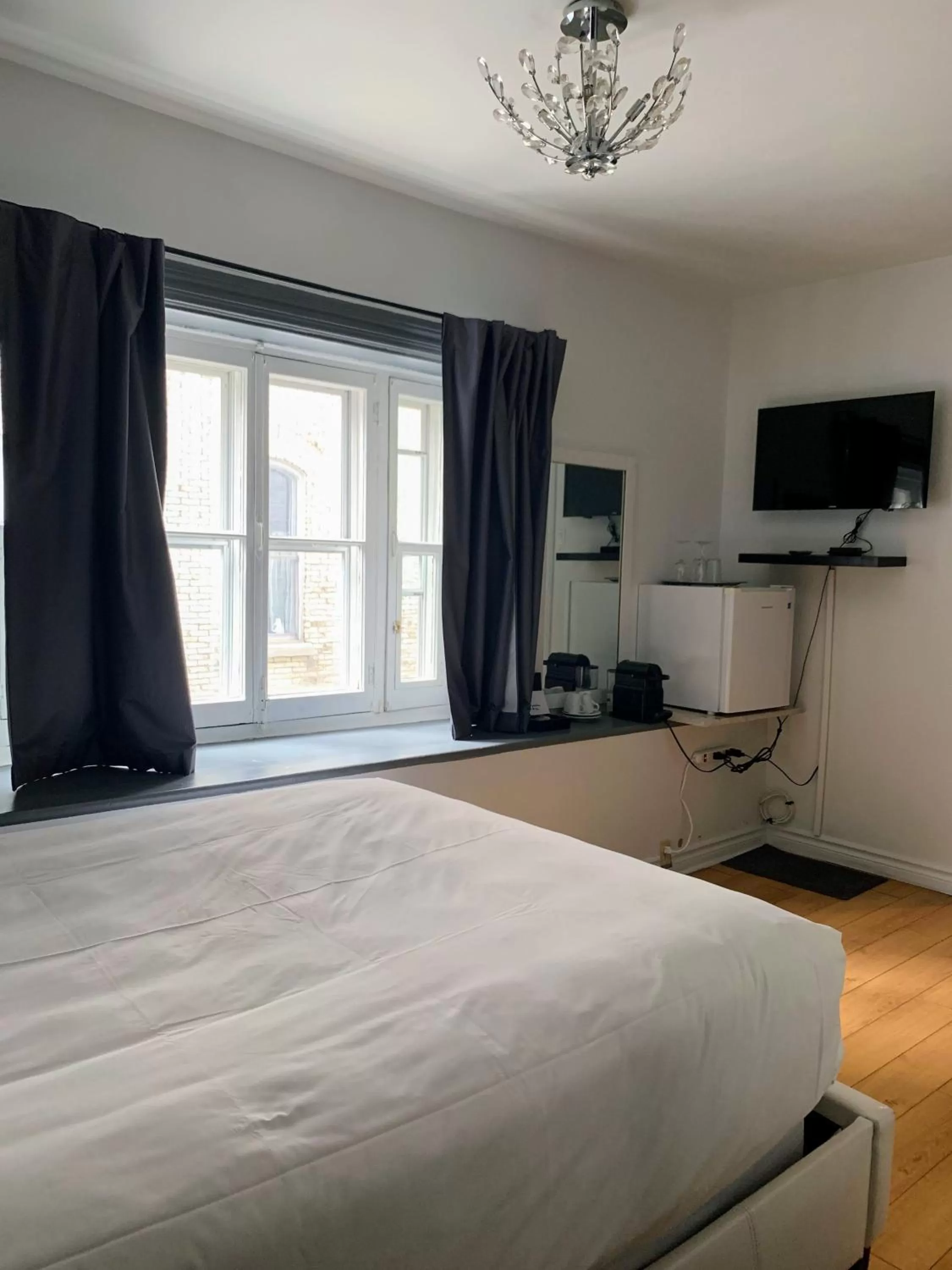 Bedroom, Bed in Manoir Sainte Genevieve