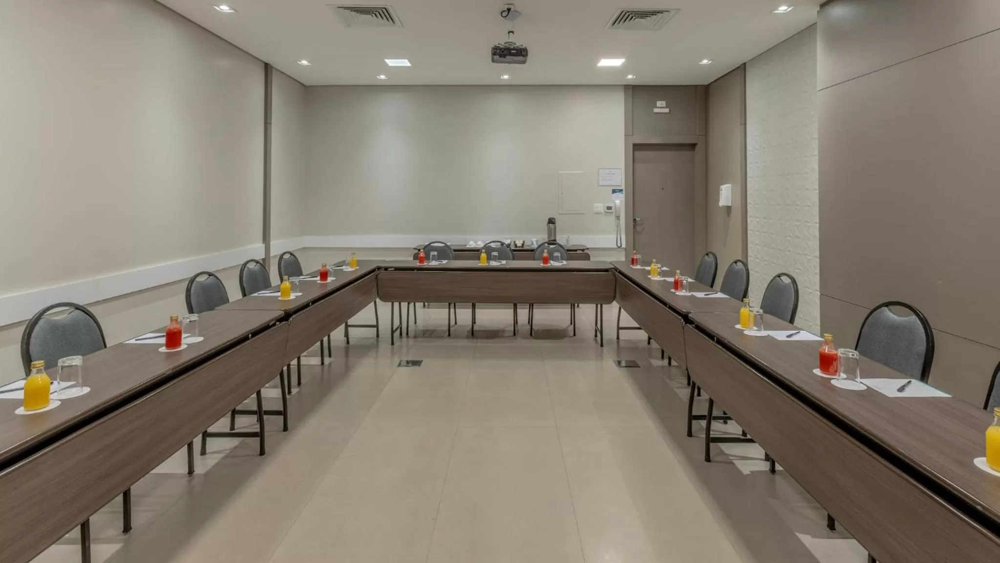 Meeting/conference room in Hotel Deville Prime Cuiabá