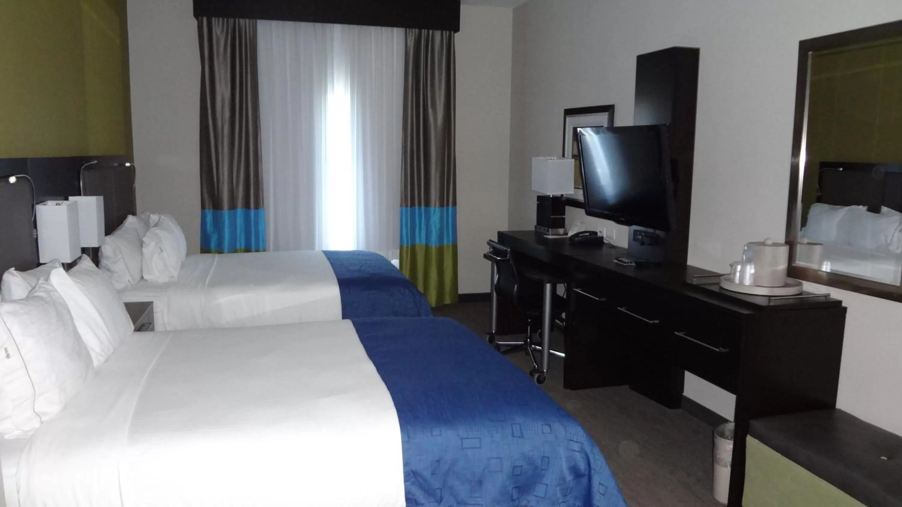 Photo of the whole room, Bed in Holiday Inn Express El Reno by IHG