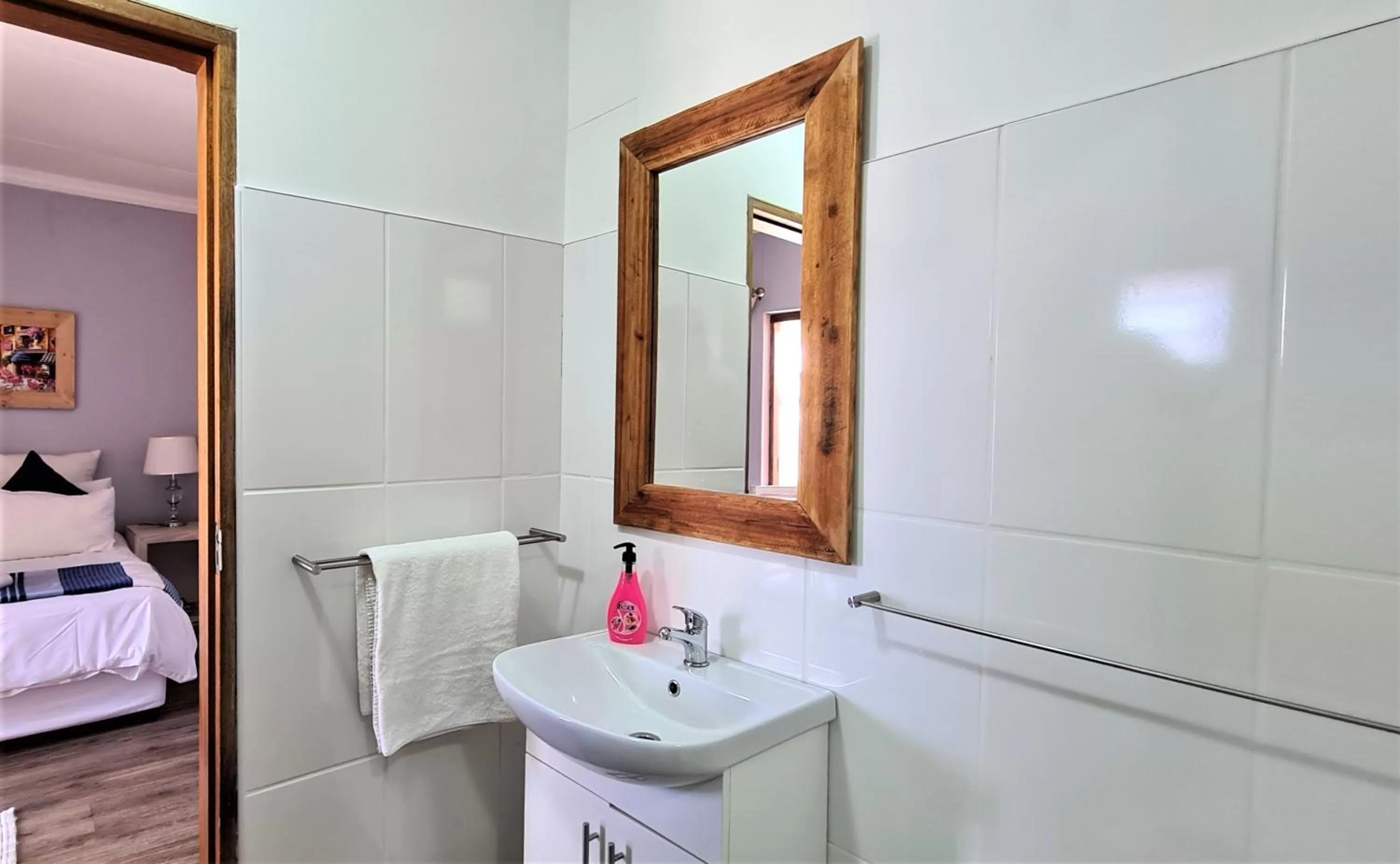 Bathroom in Tiende Laan Bed & Breakfast and Self-Catering