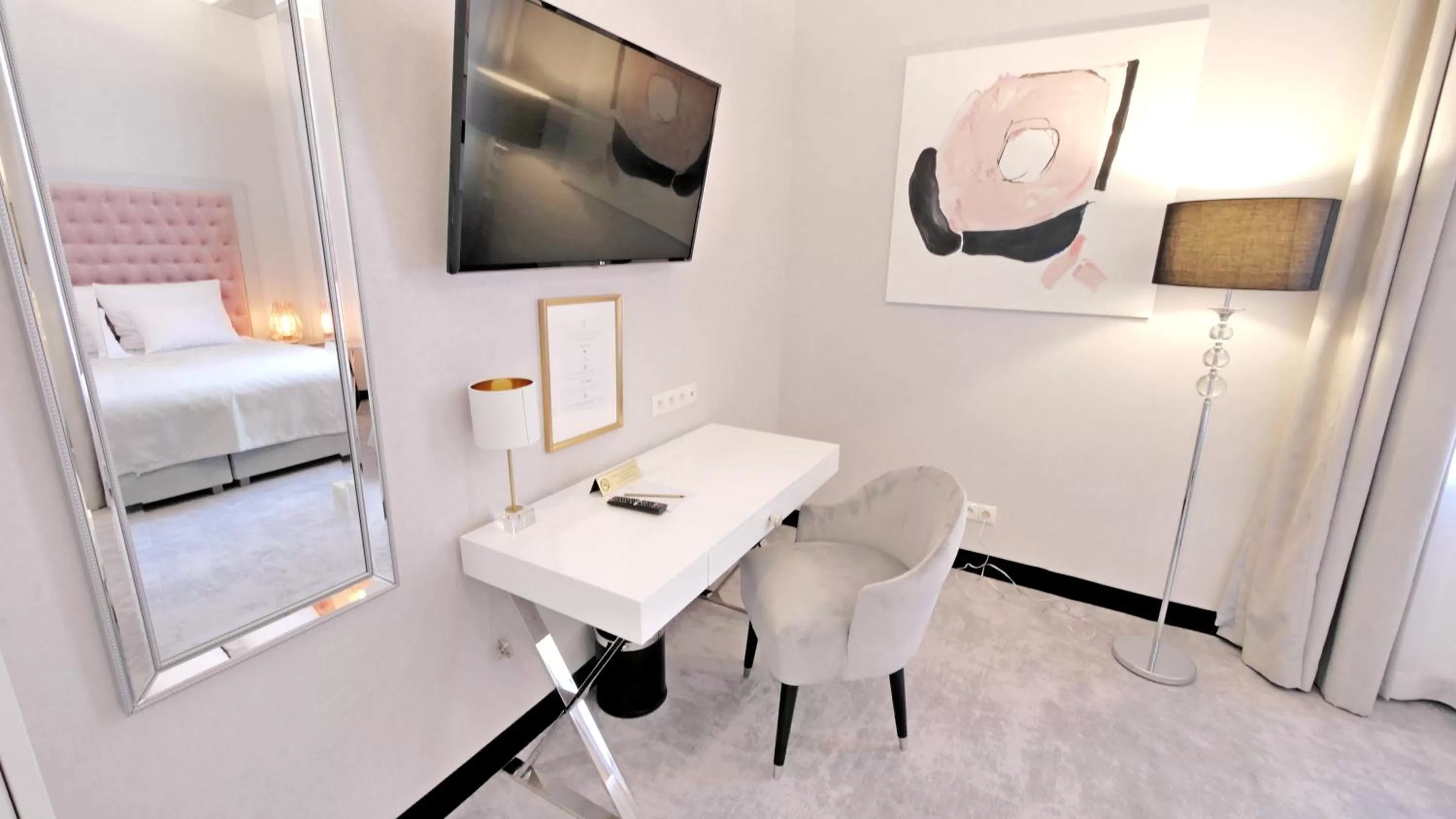 Photo of the whole room, Bed in SZEWSKA 22 BOUTIQUE