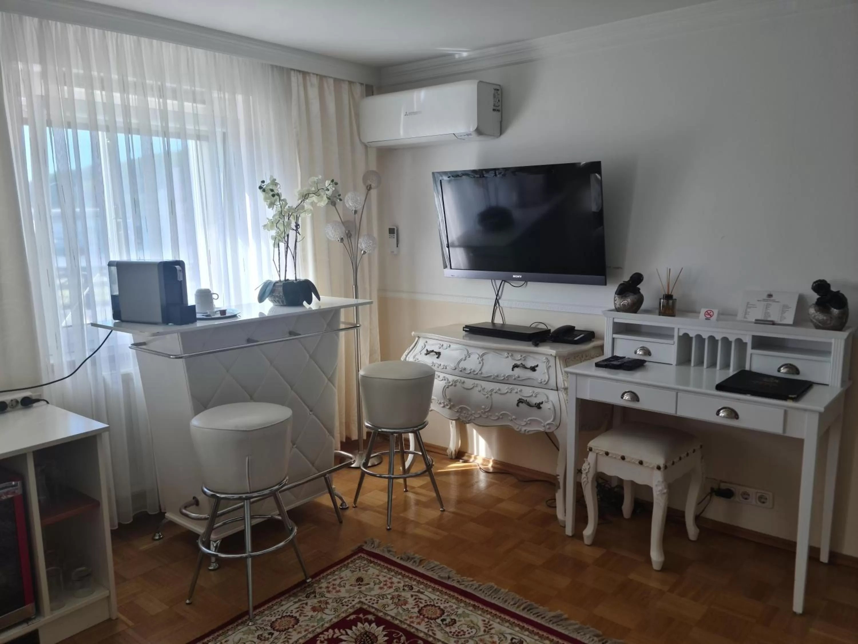 TV and multimedia in Höckner Plaza Hotel