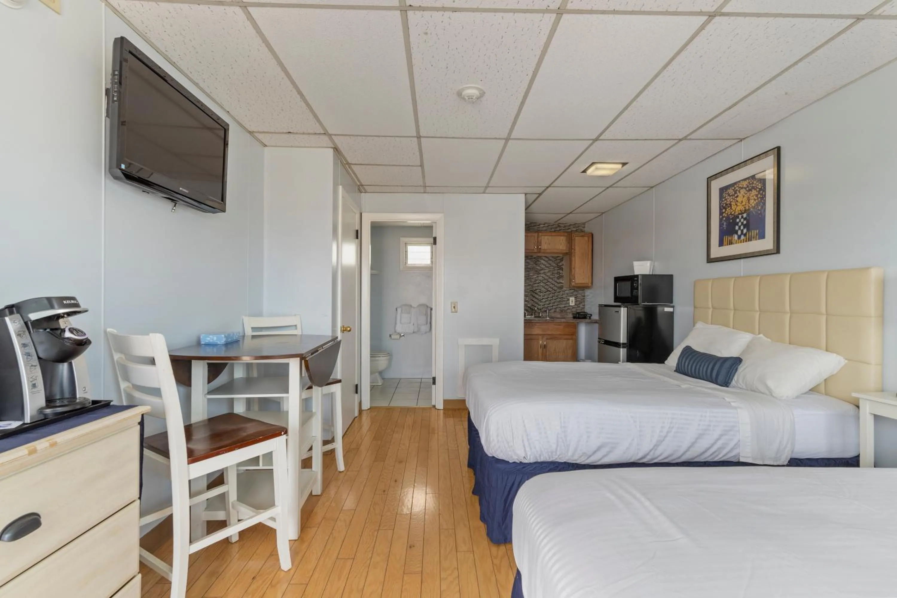 Bed in Mt Royal Motel