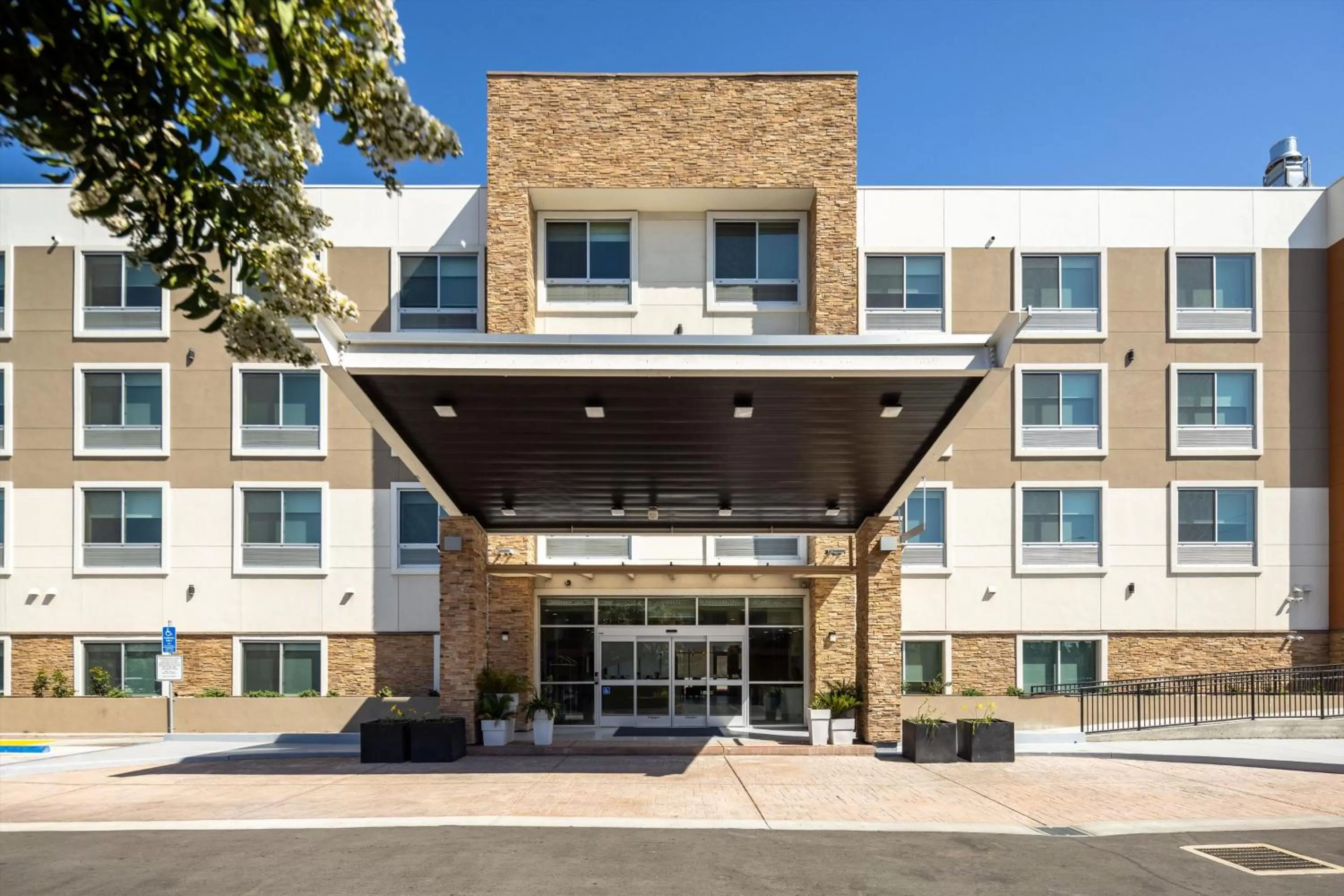 Property building in Holiday Inn Express & Suites - San Jose Silicon Valley by IHG