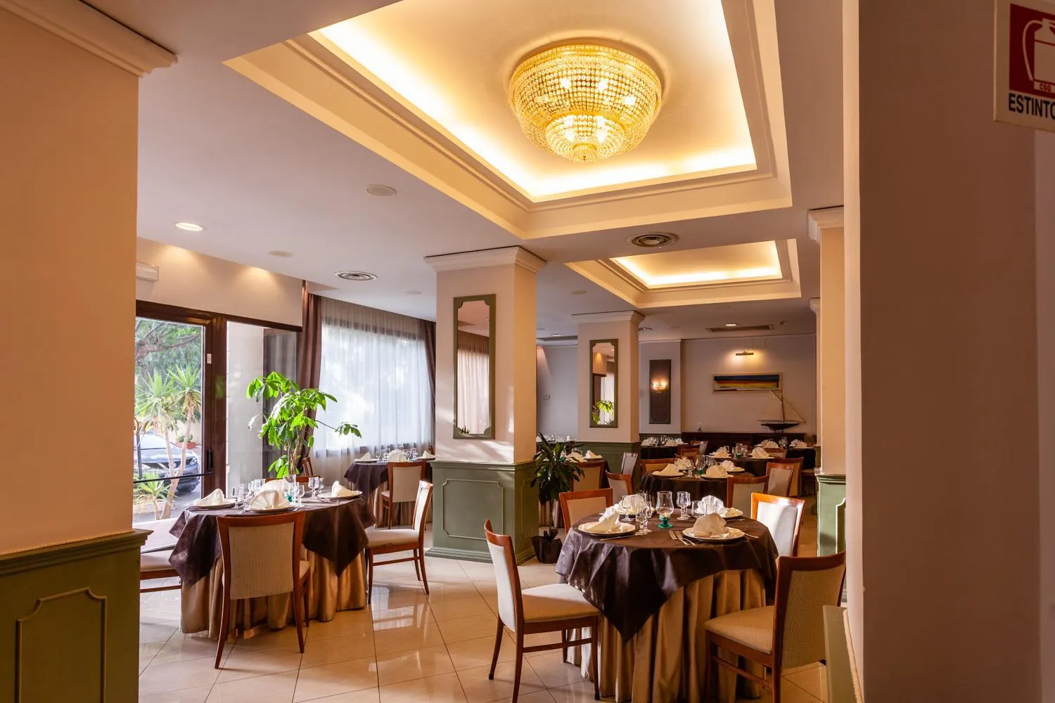Restaurant/places to eat in Europa Palace Hotel