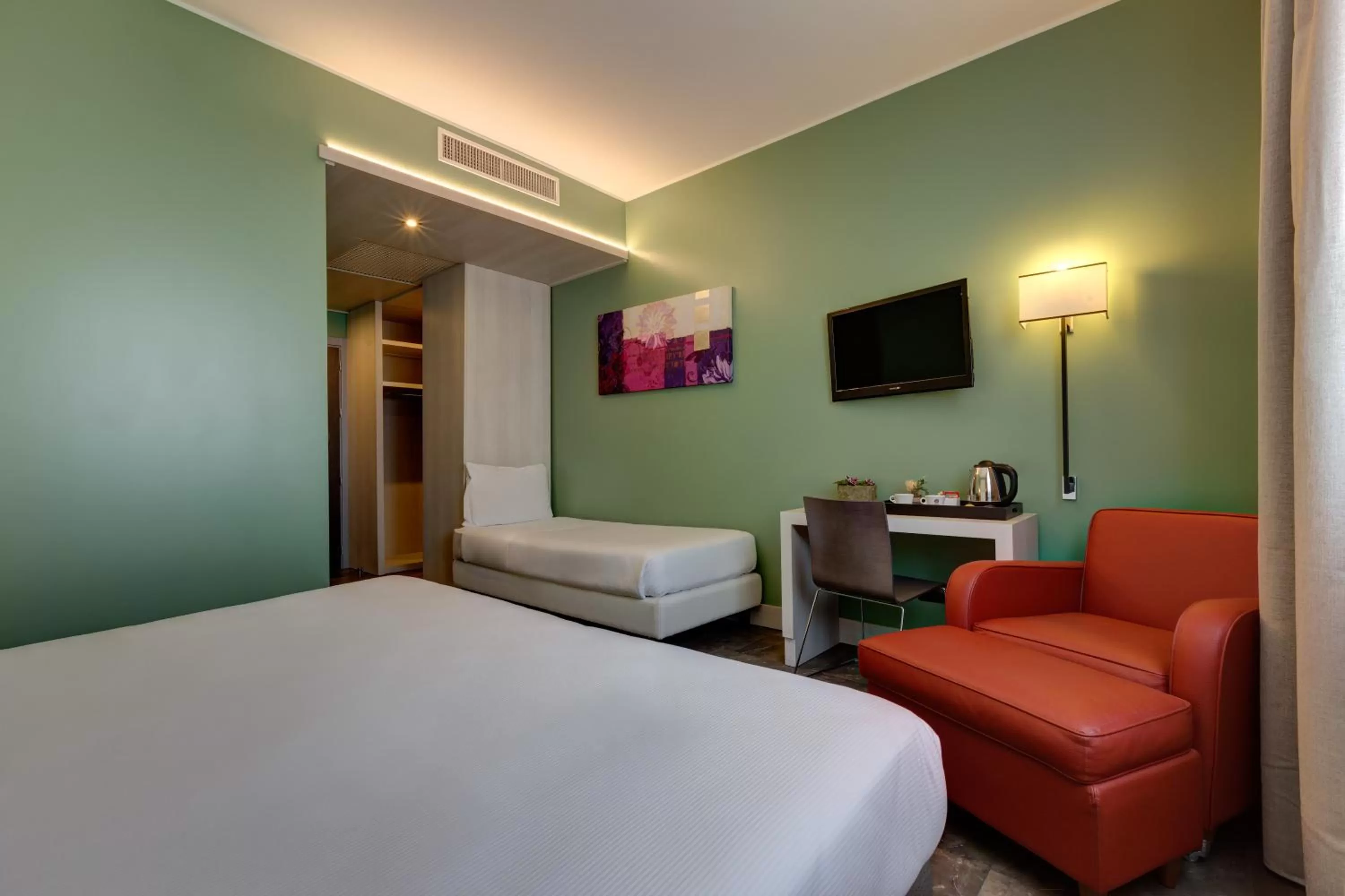 Seating area, Bed in Klima Hotel Milano Fiere