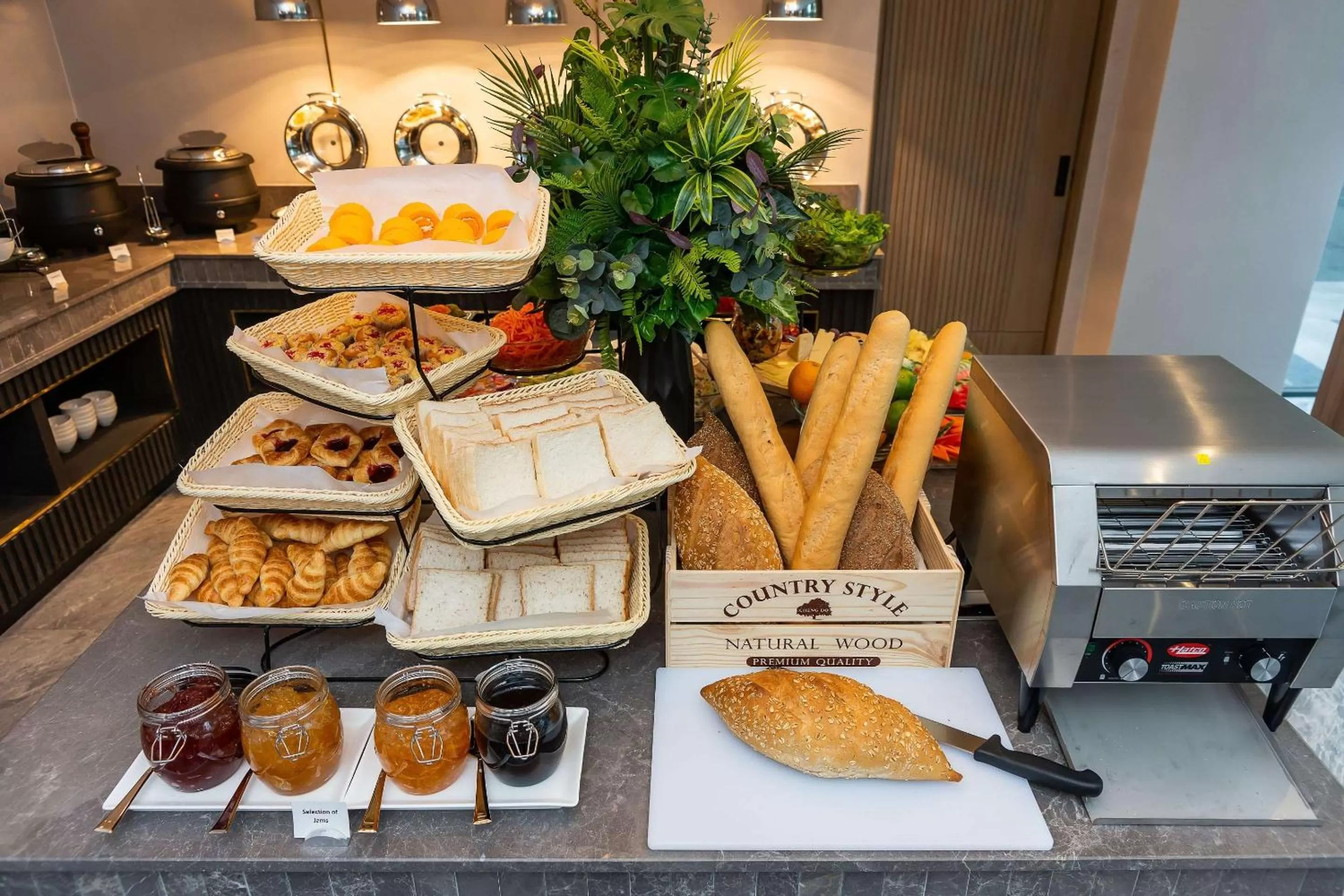 Restaurant/places to eat in Best Western Plus Nexen Pattaya