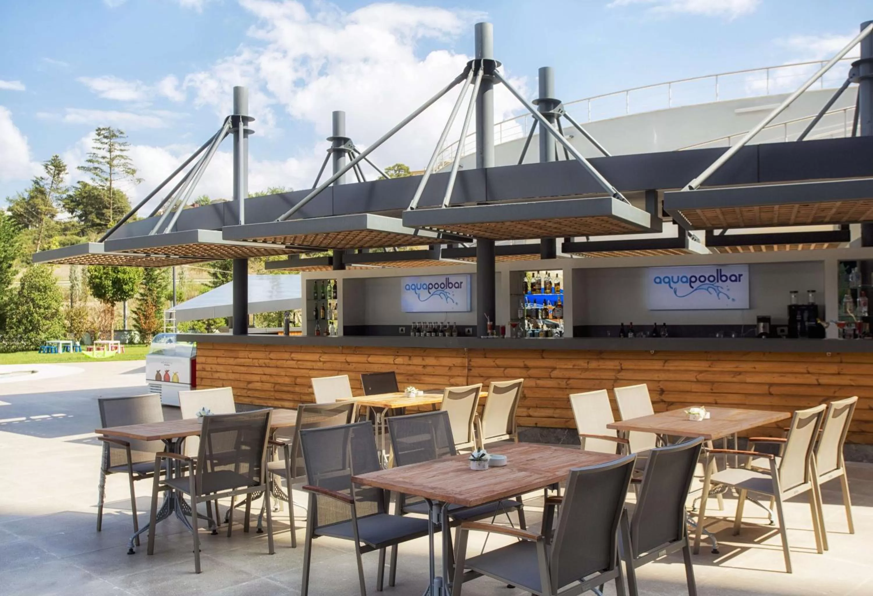 Lounge or bar in Radisson Blu Hotel & Spa, Istanbul Tuzla