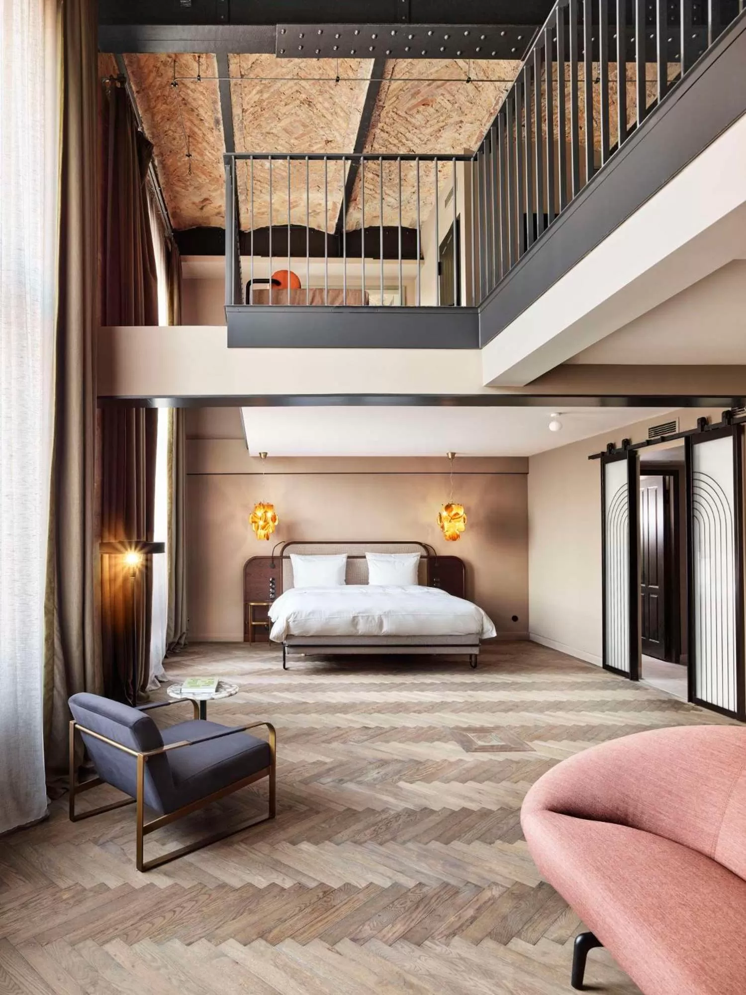 Photo of the whole room, Bed in Telegraphenamt