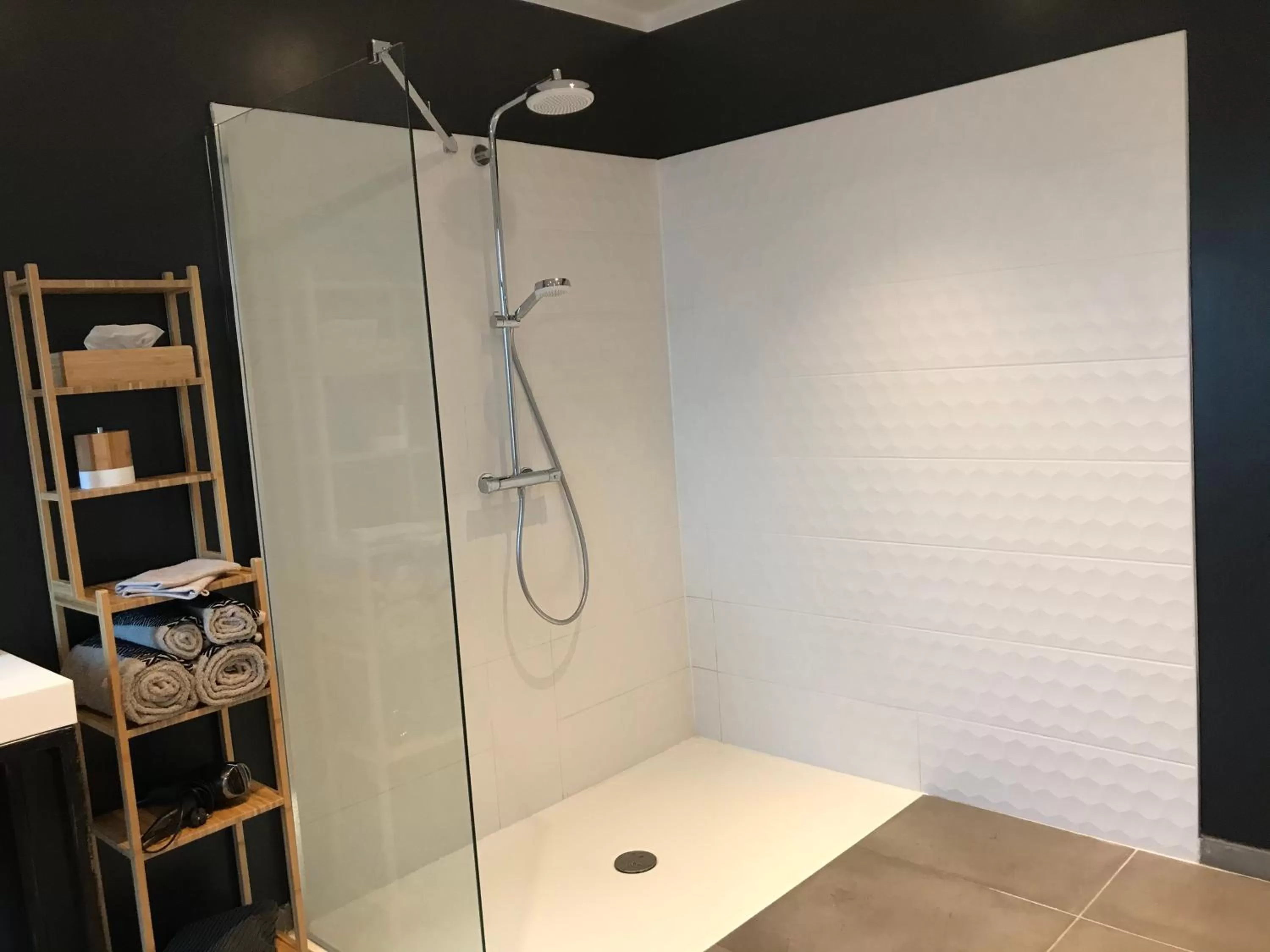 Shower in Ferme de Genève