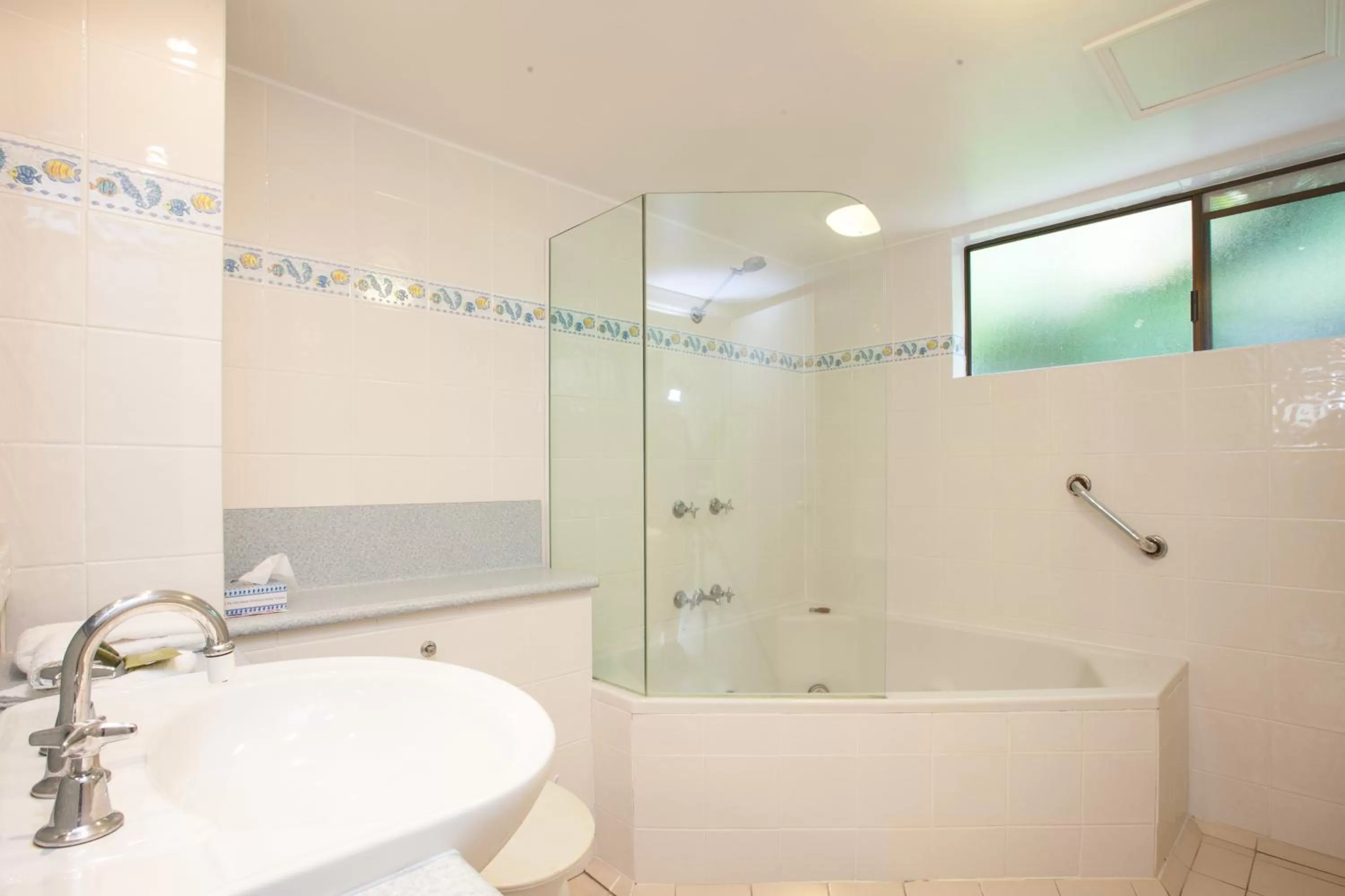 Bathroom in Driftwood Mantaray - Official Onsite Reception and Check In