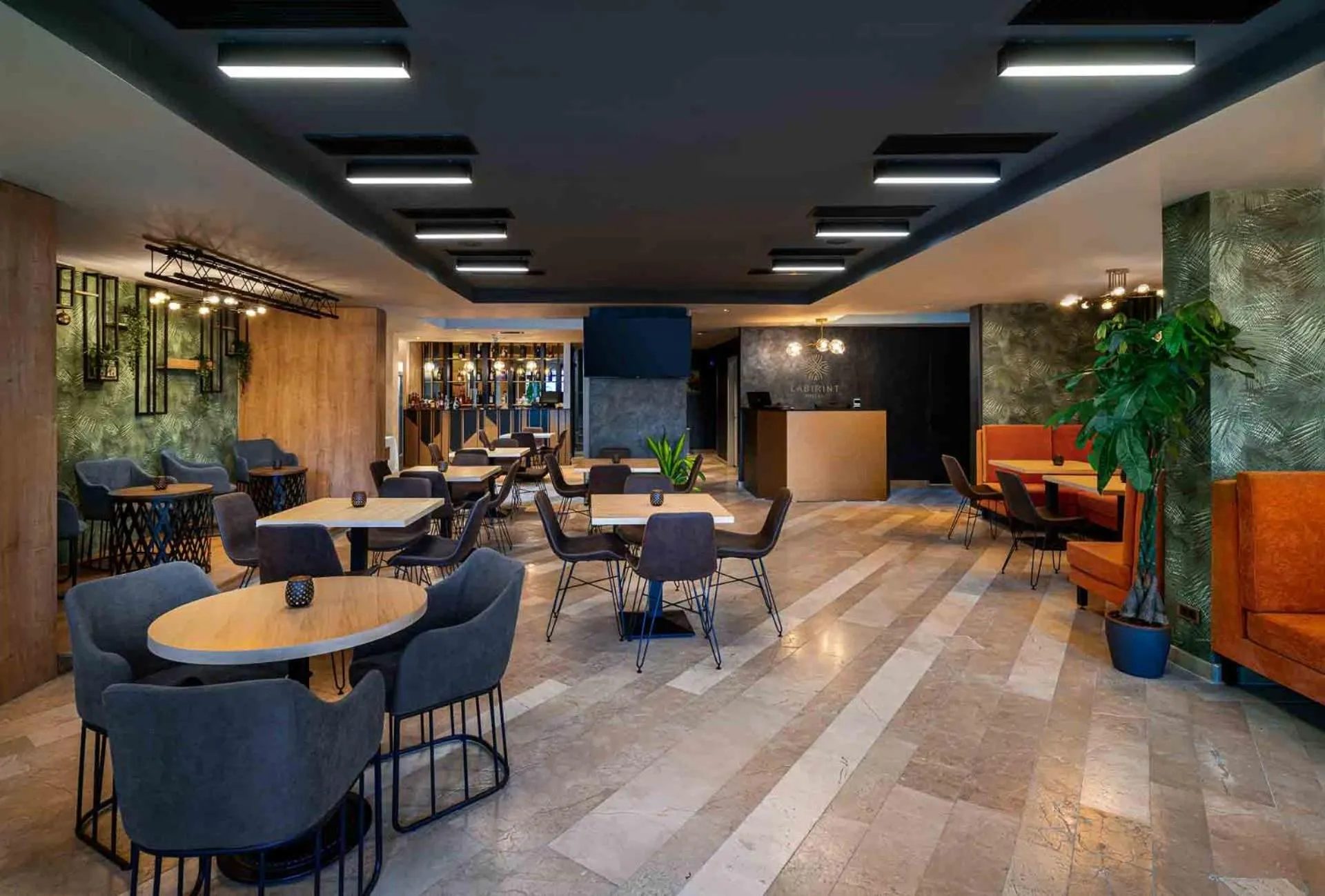 Restaurant/places to eat in Labirint Boutique Hotel