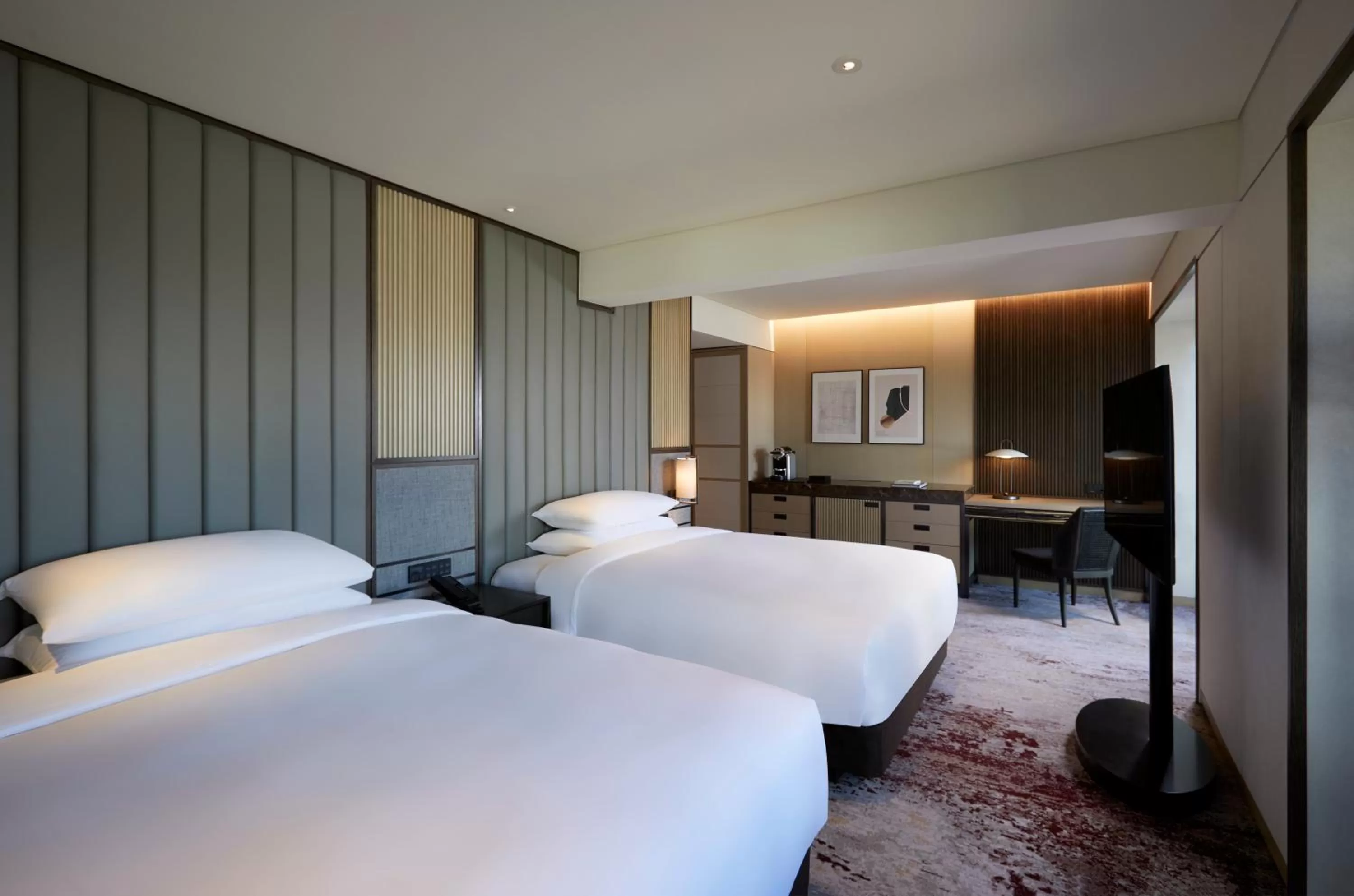 Photo of the whole room, Bed in Grand InterContinental Seoul Parnas by IHG