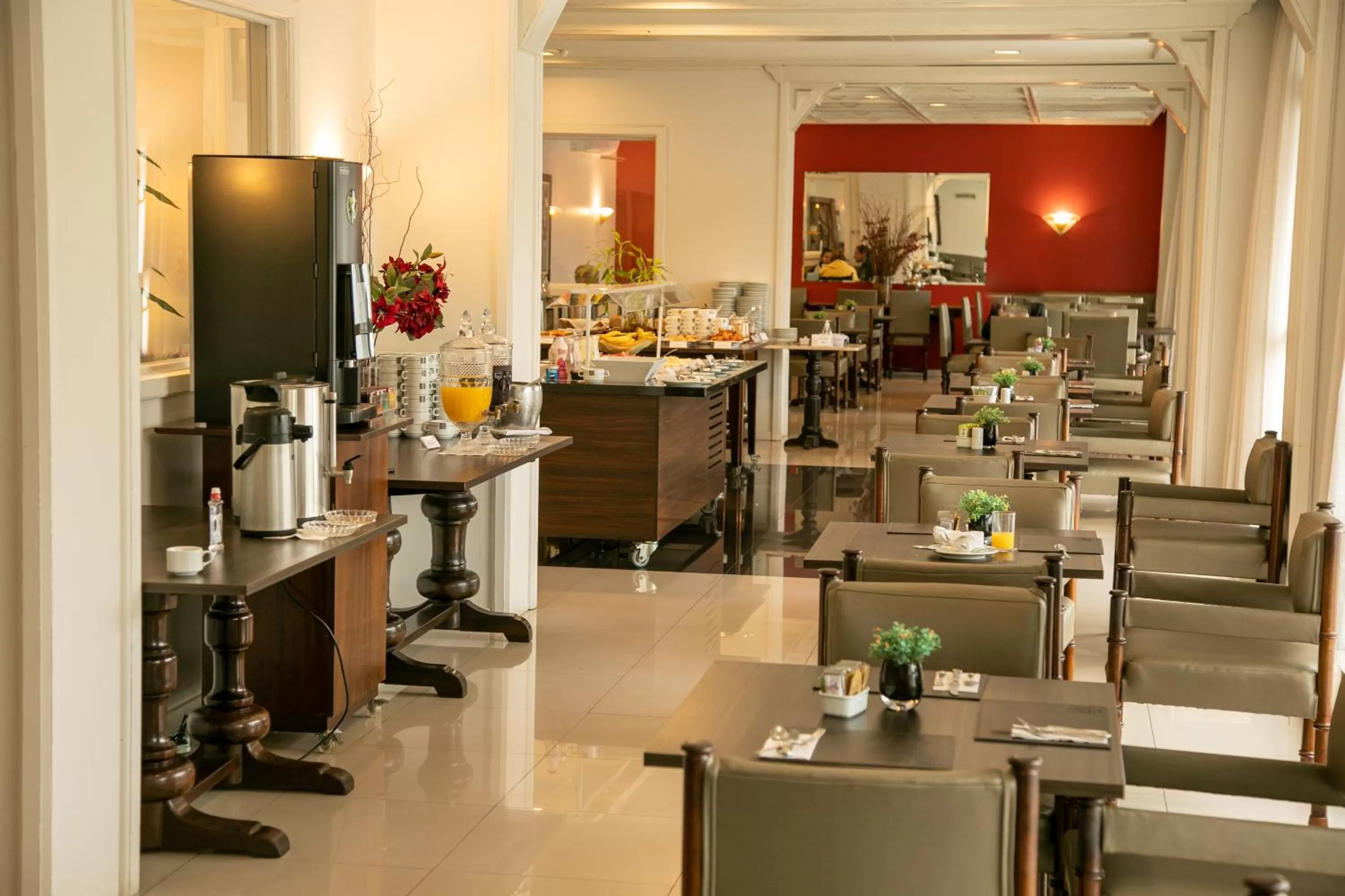 Restaurant/places to eat in Plaza Blumenau Hotel