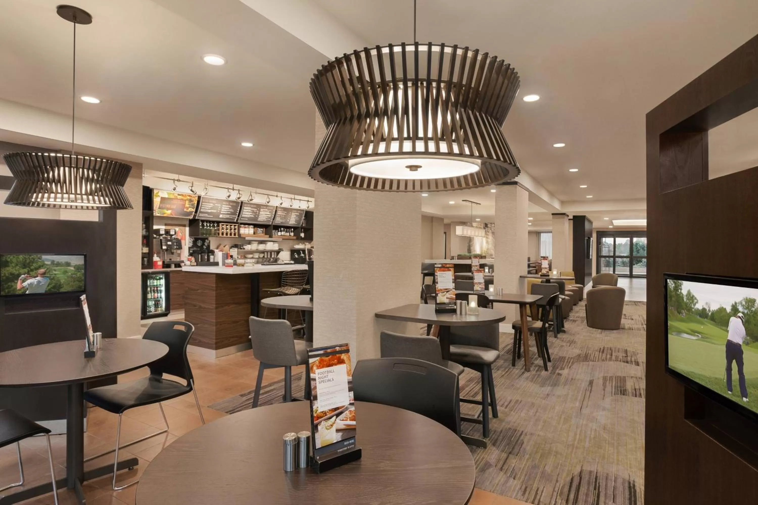 Restaurant/places to eat in Courtyard Tupelo