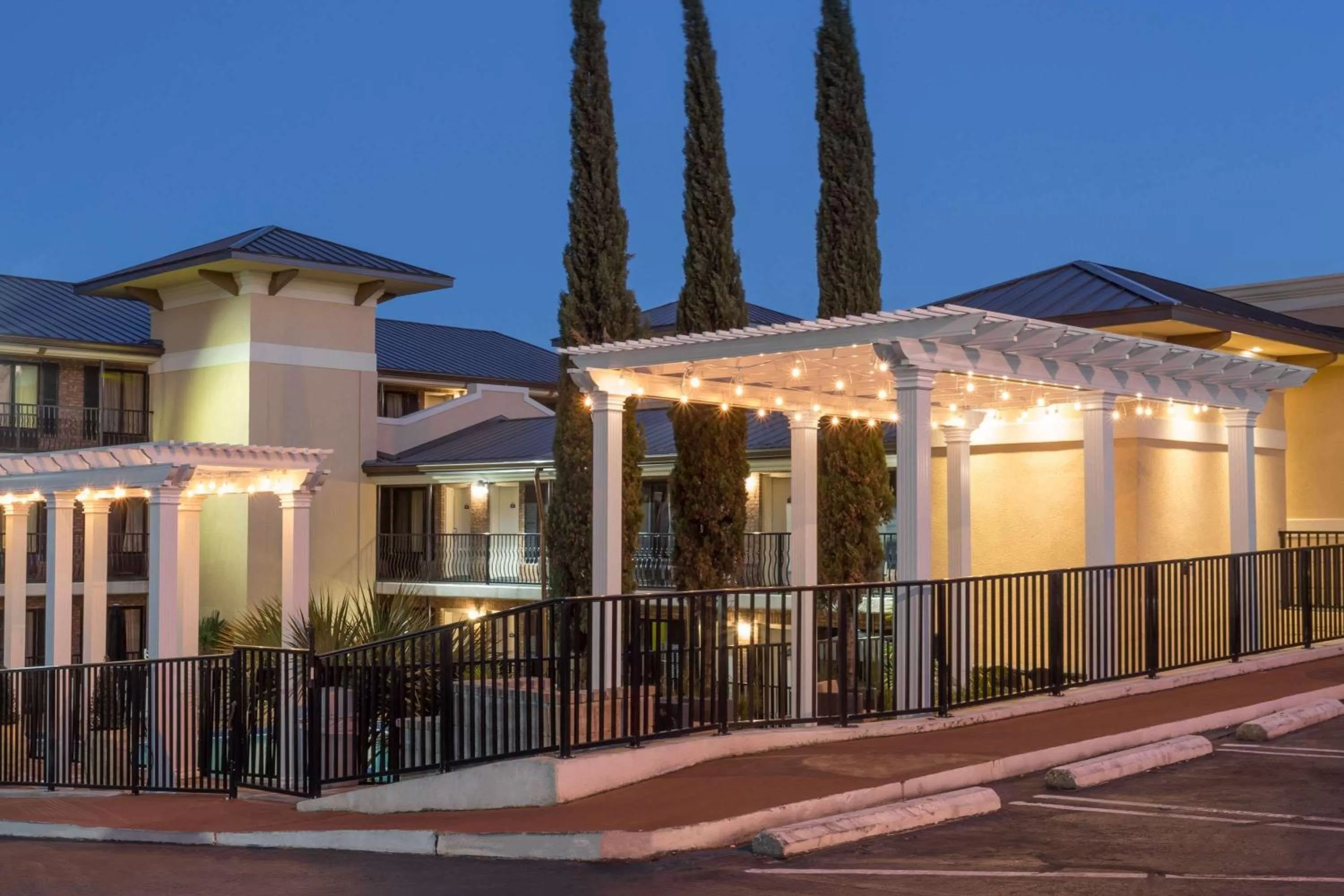 Property building in Days Inn by Wyndham Pensacola - Historic Downtown