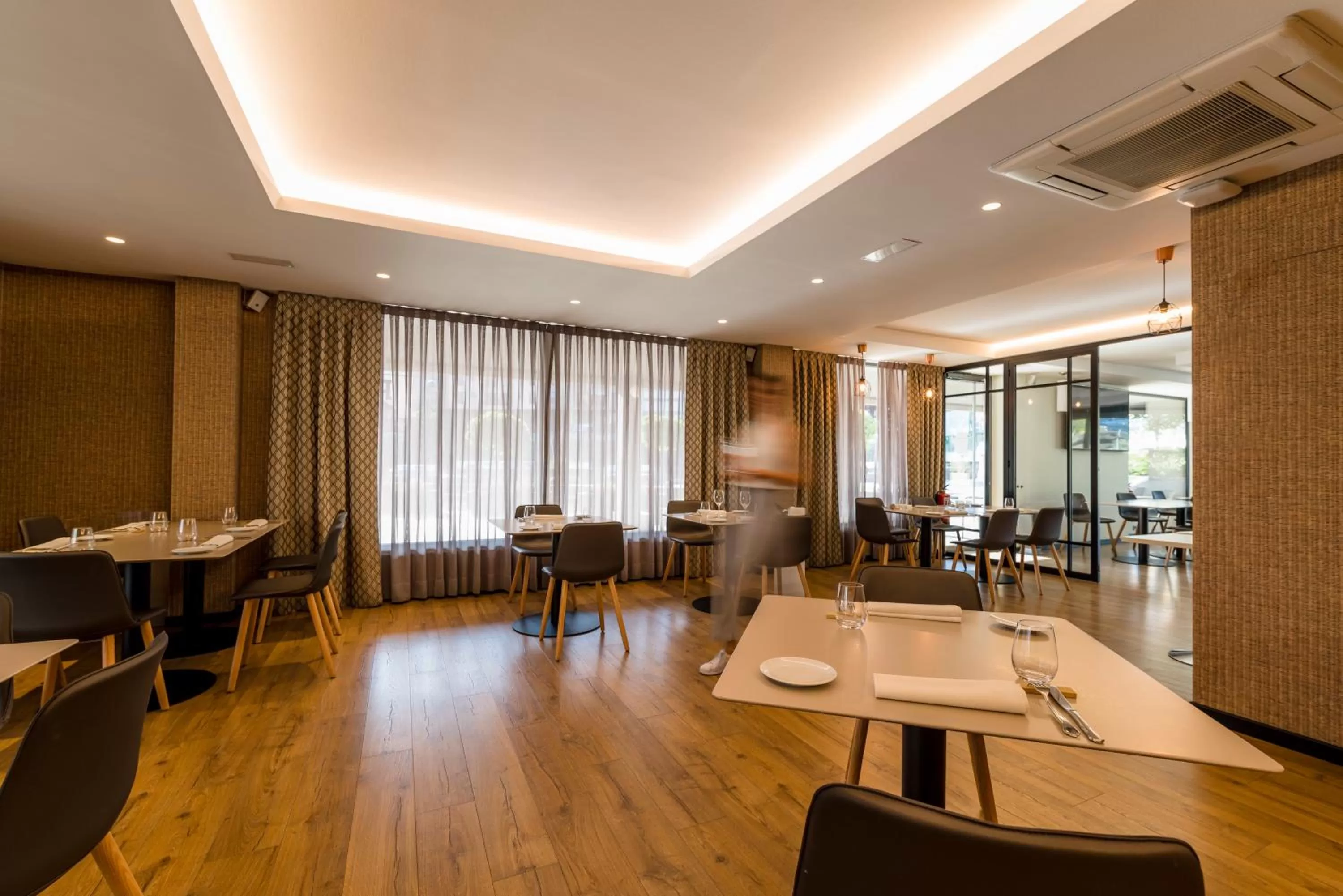 Restaurant/places to eat in Hotel Avenida