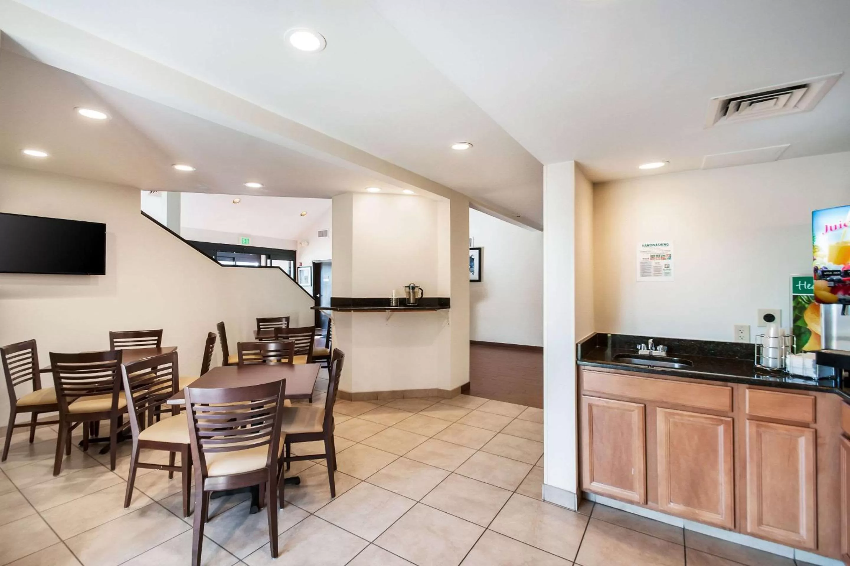 Restaurant/places to eat in Quality Inn Grasonville near Kent Island