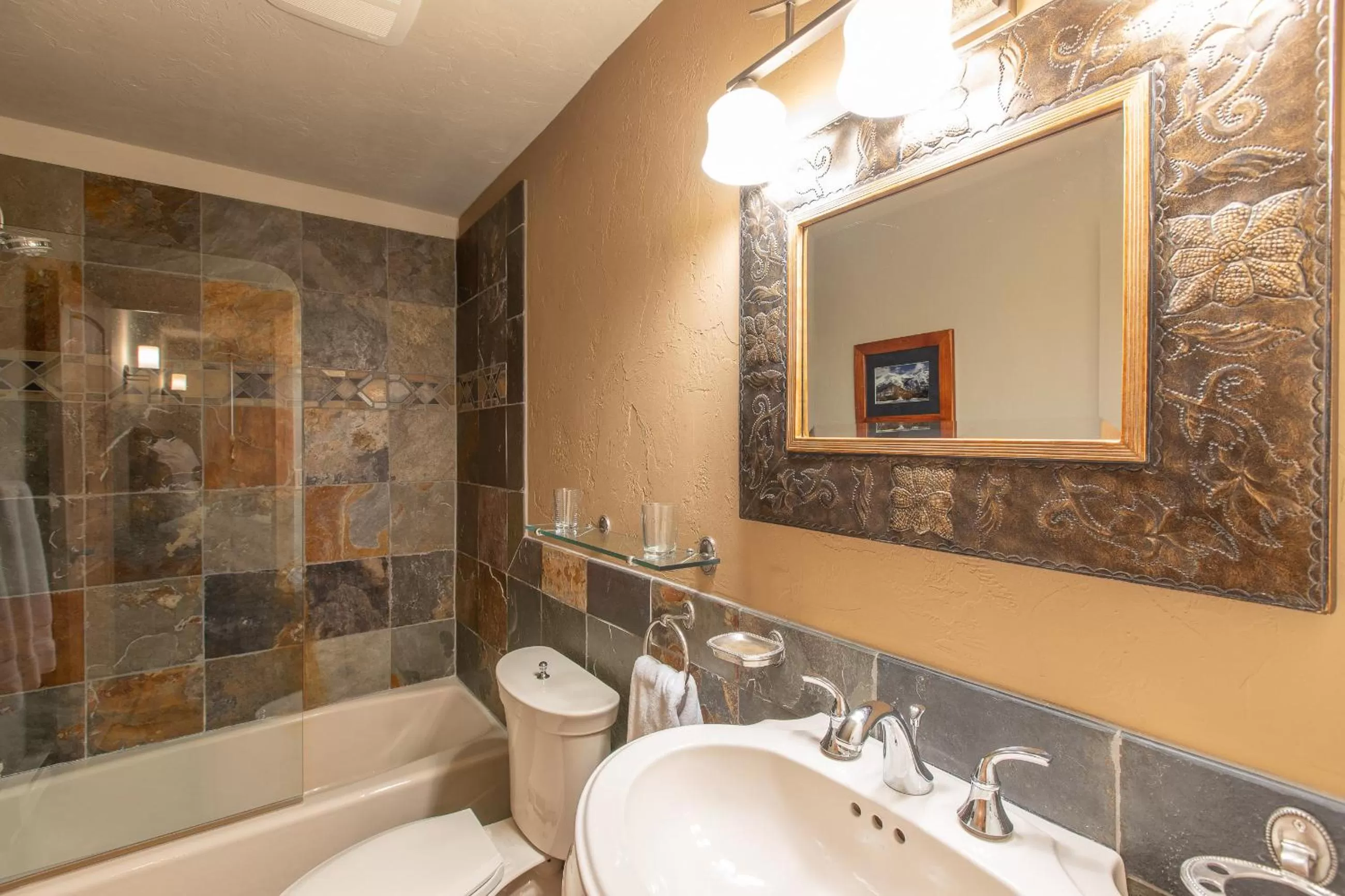 Shower in Nordic Inn