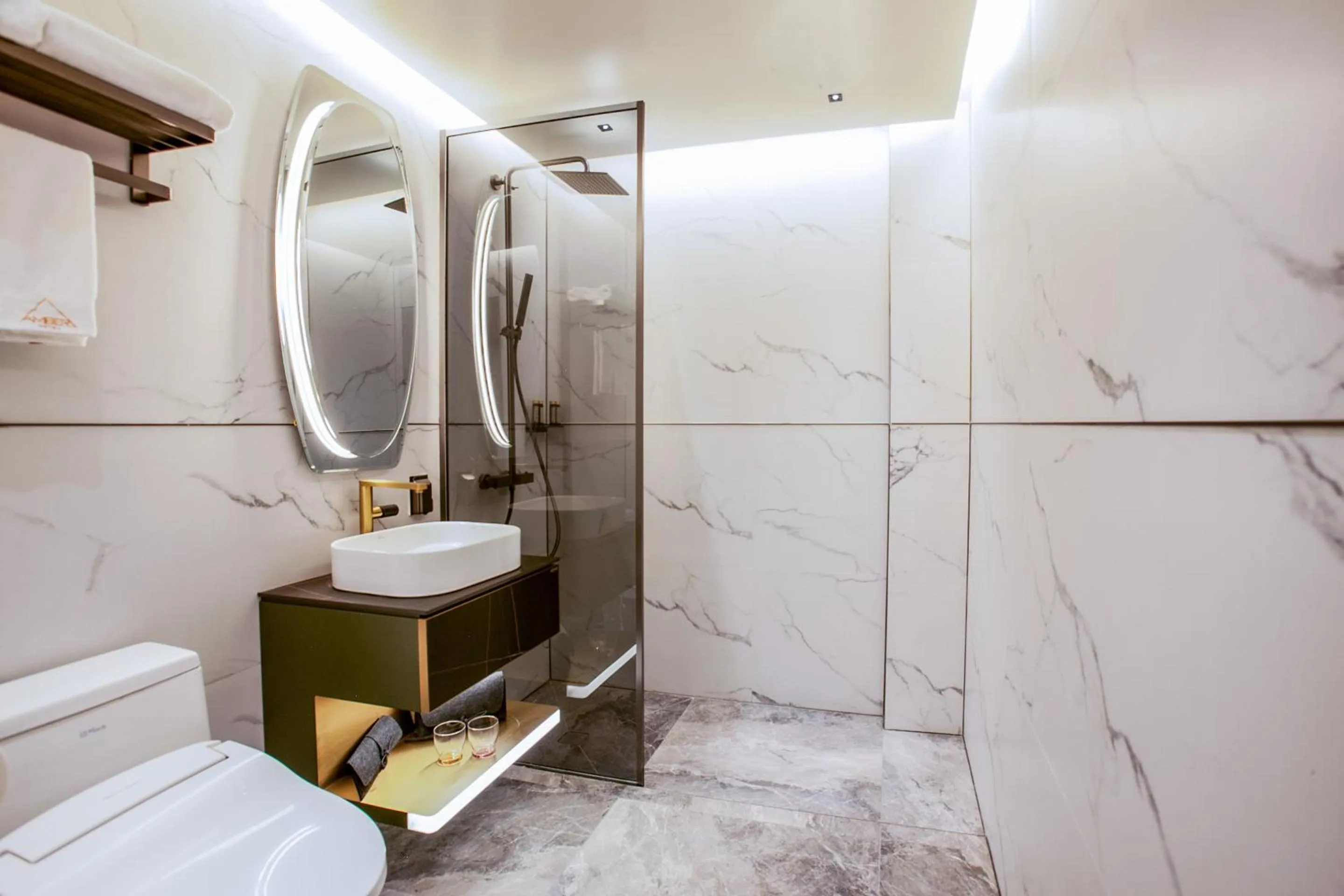 Toilet in Amber Hotel Jeju