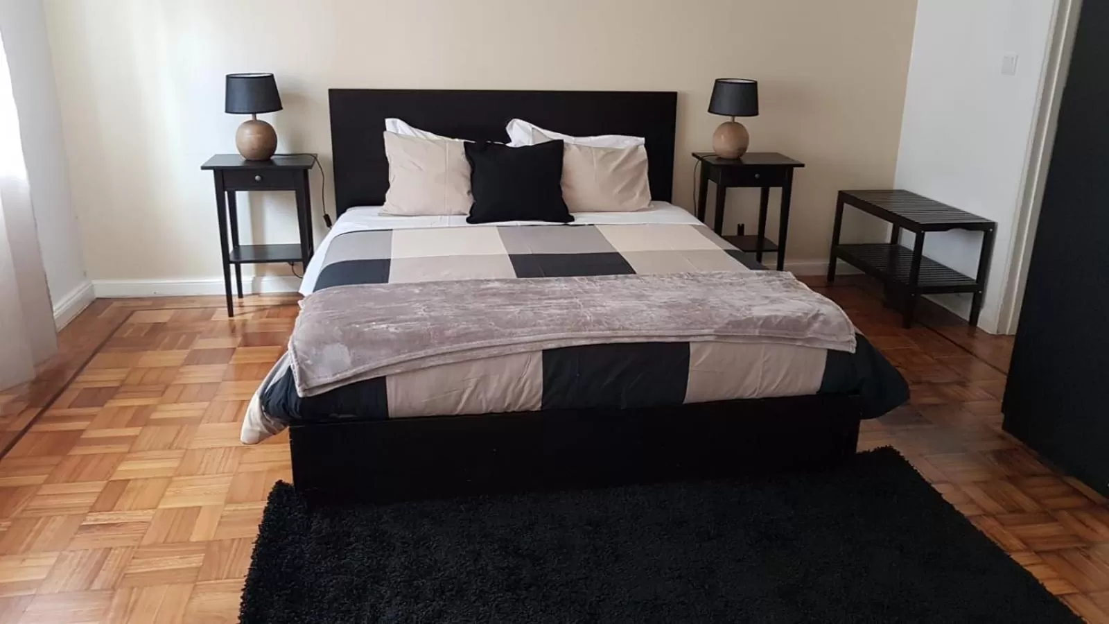 Family Room in 100 Contos