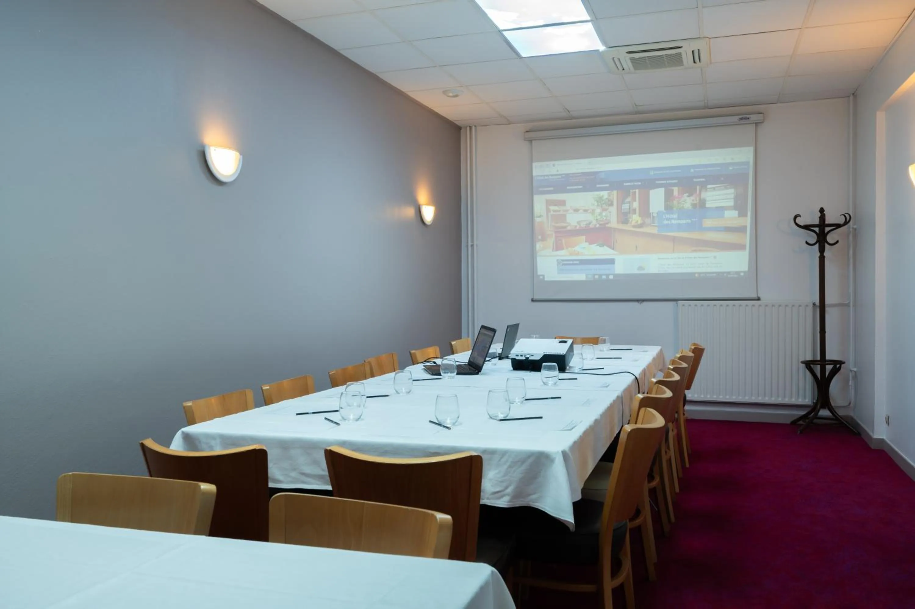 Meeting/conference room in Hôtel & Restaurant des Remparts