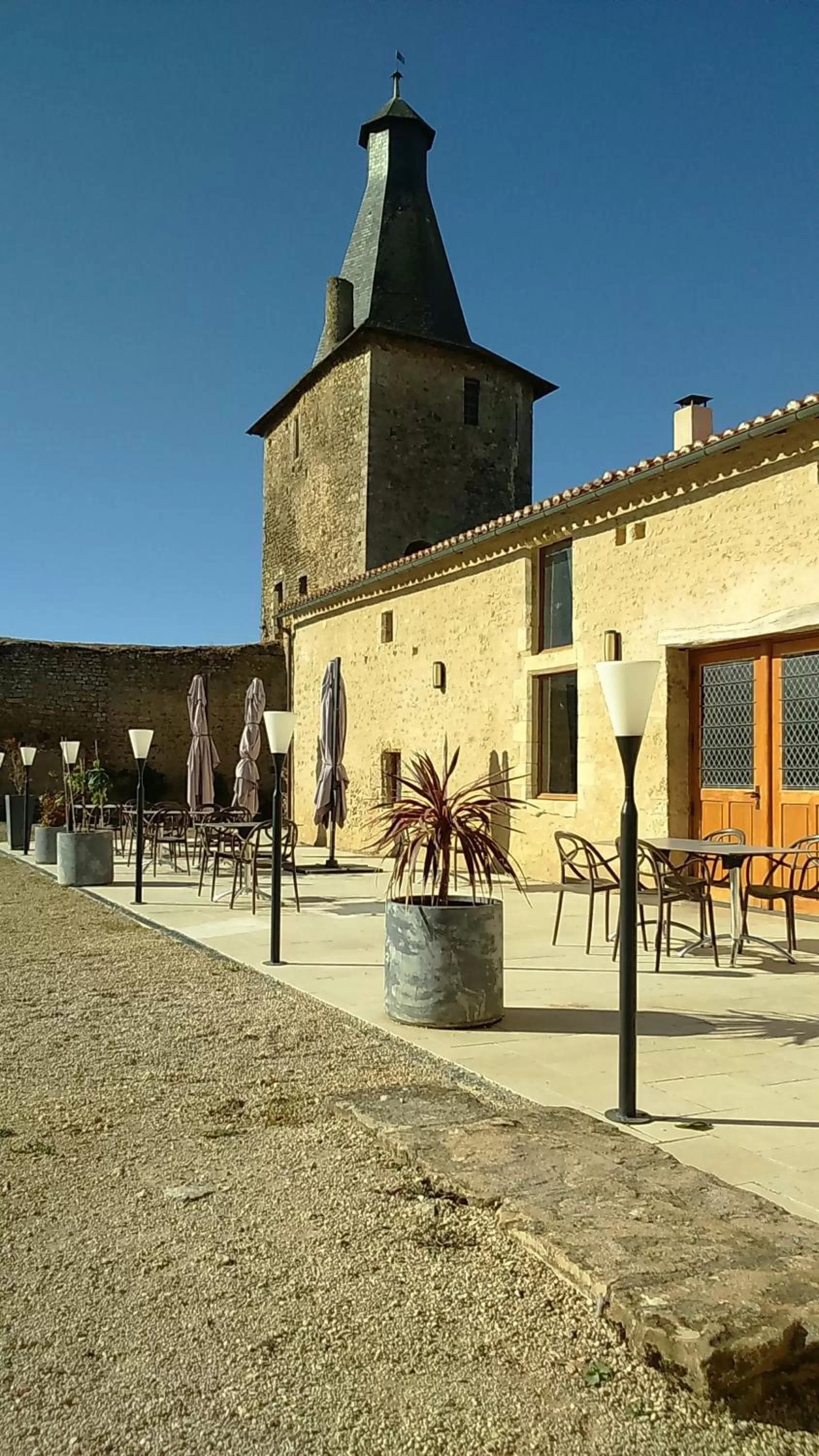 Property building in Le Vieux Chateau