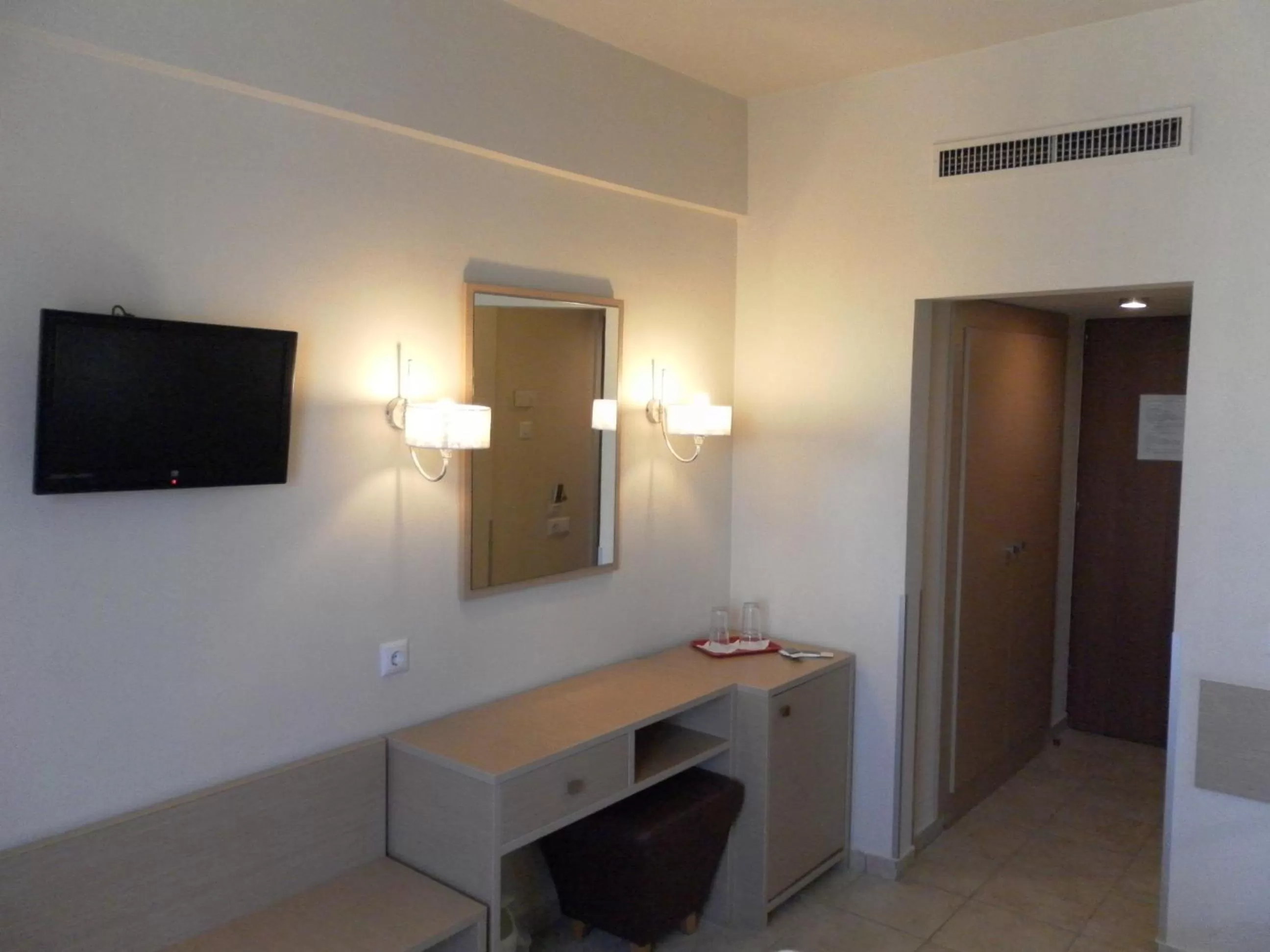 Bedroom, TV/Entertainment Center in Esperia