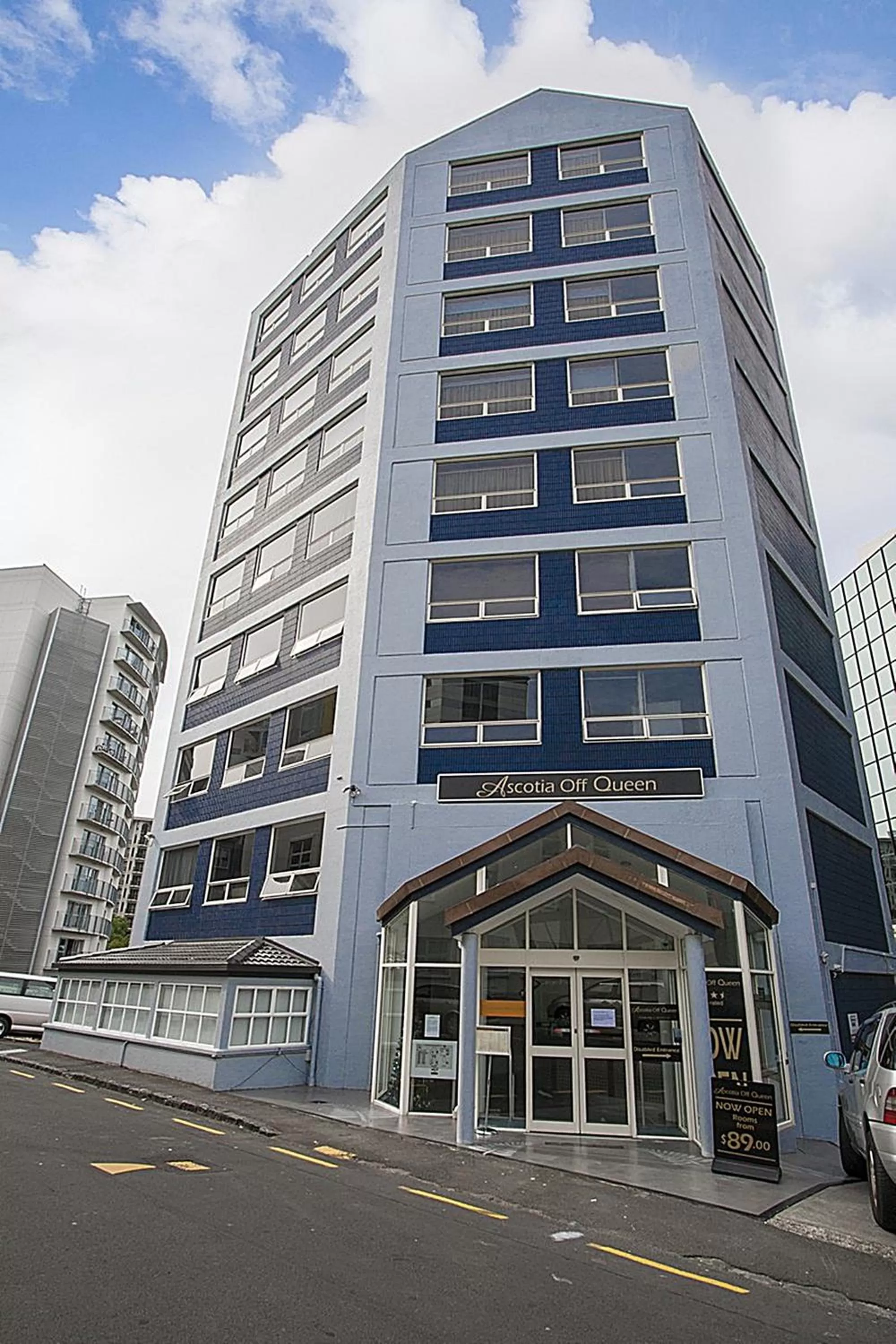 Facade/entrance in Ascotia Off Queen