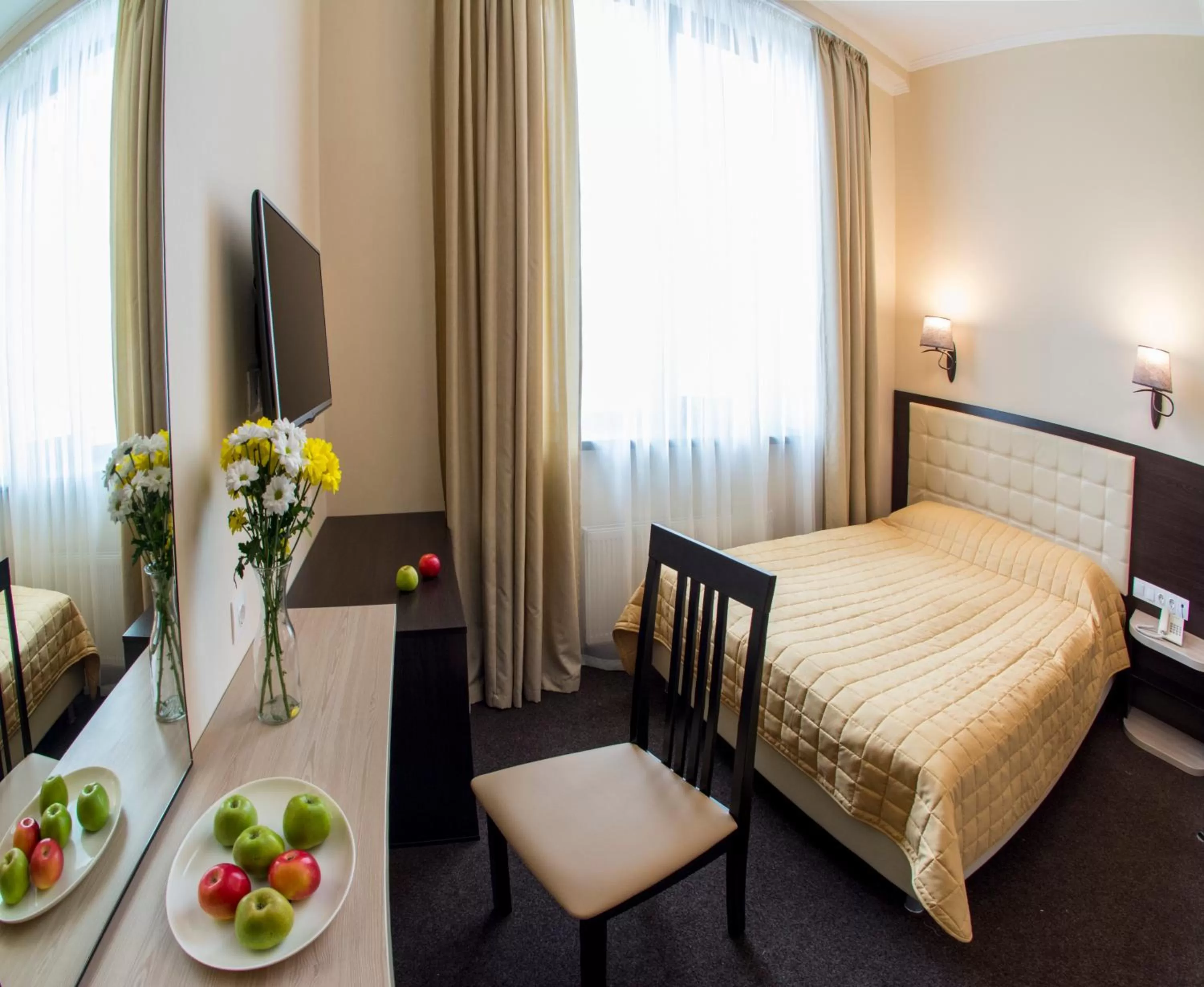 Day, Bed in Hotel Florida