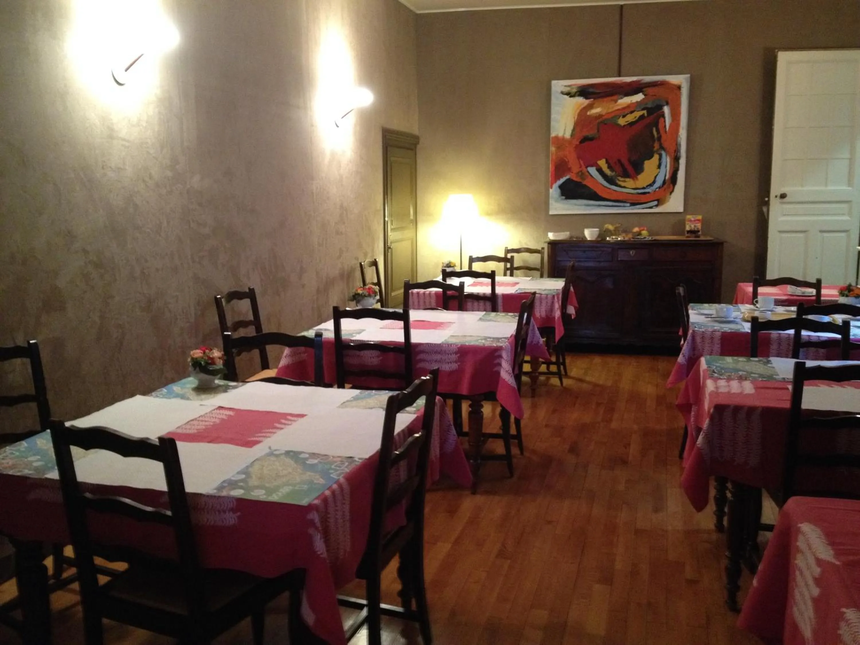 Restaurant/places to eat in Hotel Du Nord