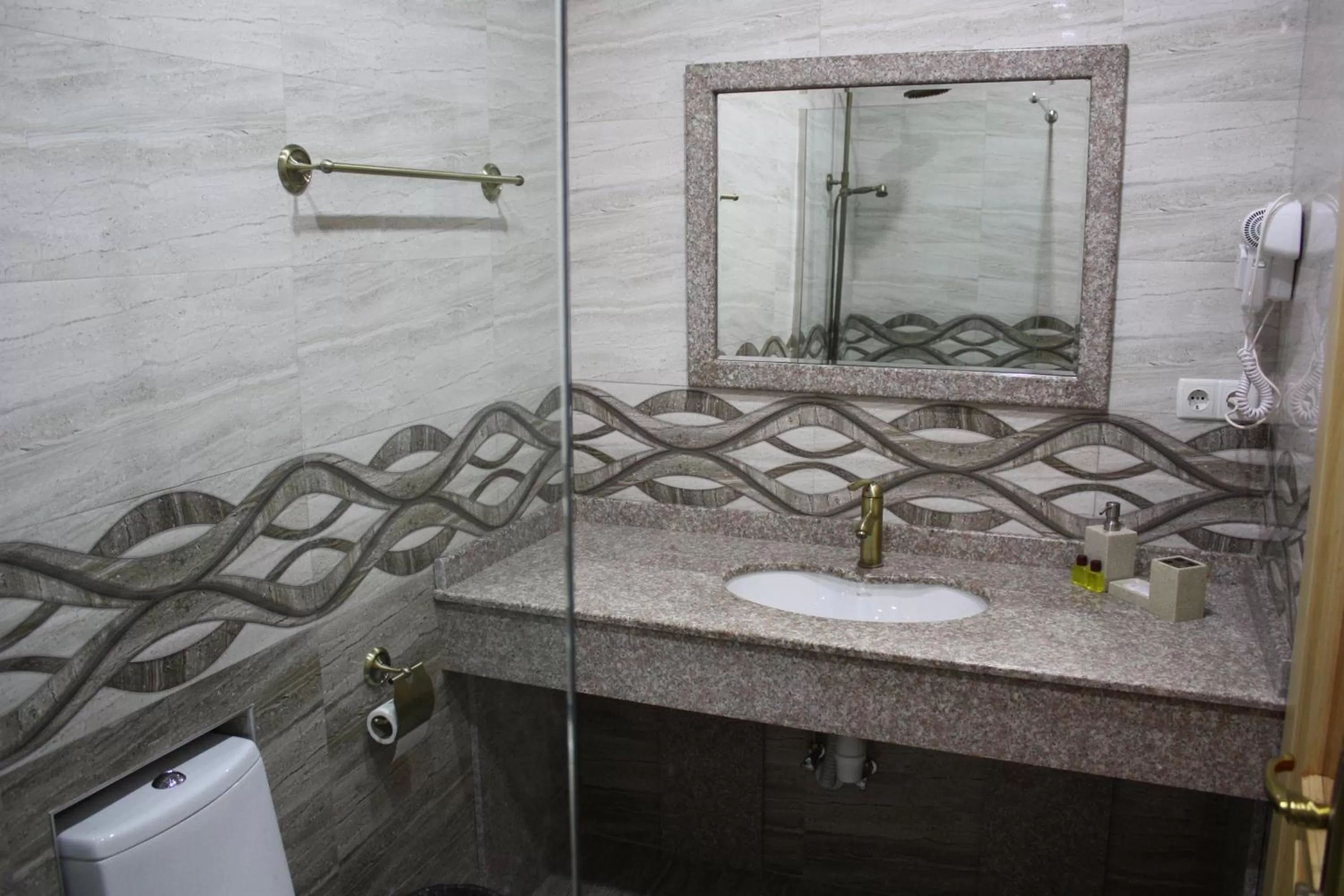 Shower in Paradise Hotel