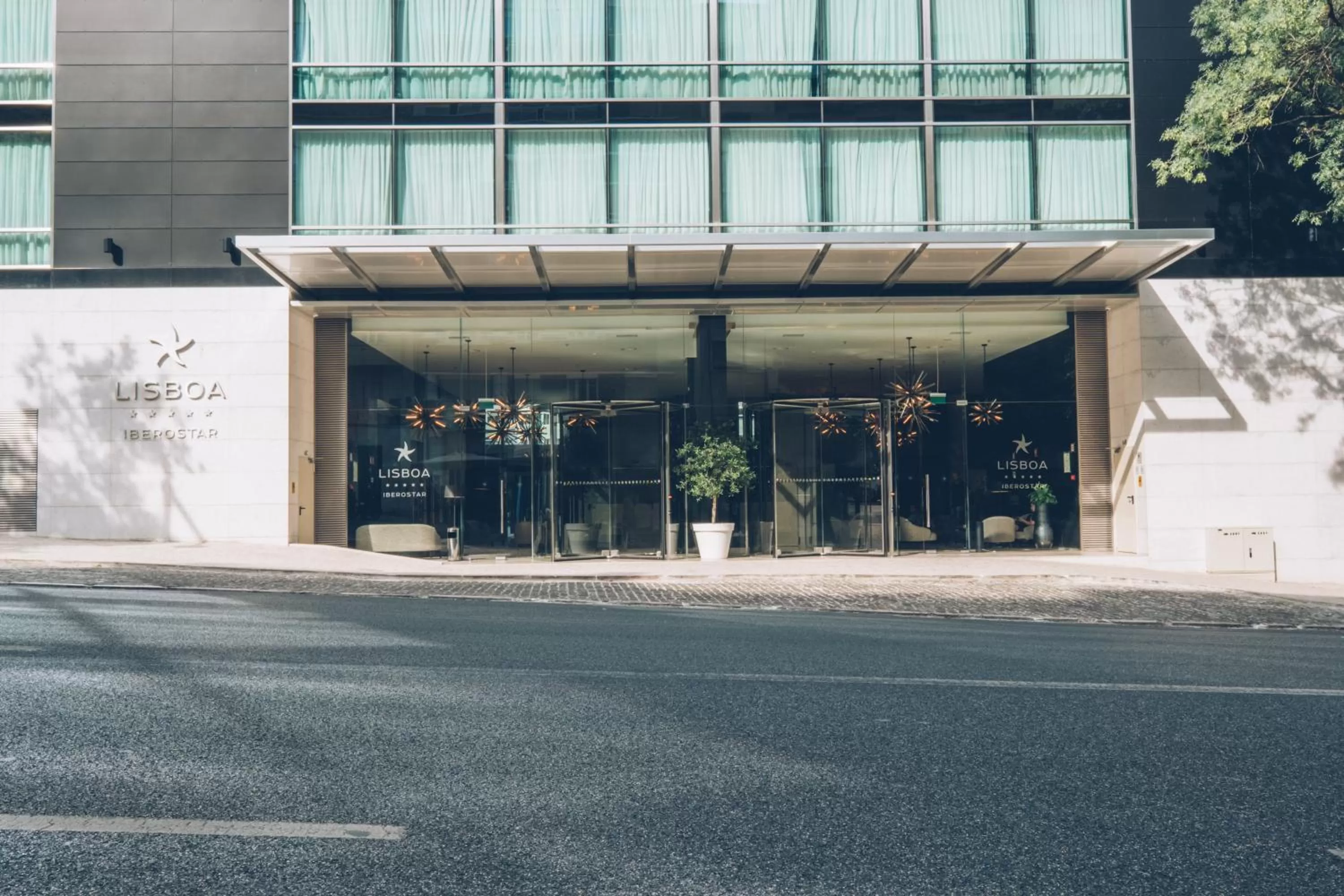Facade/entrance in Iberostar Selection Lisboa