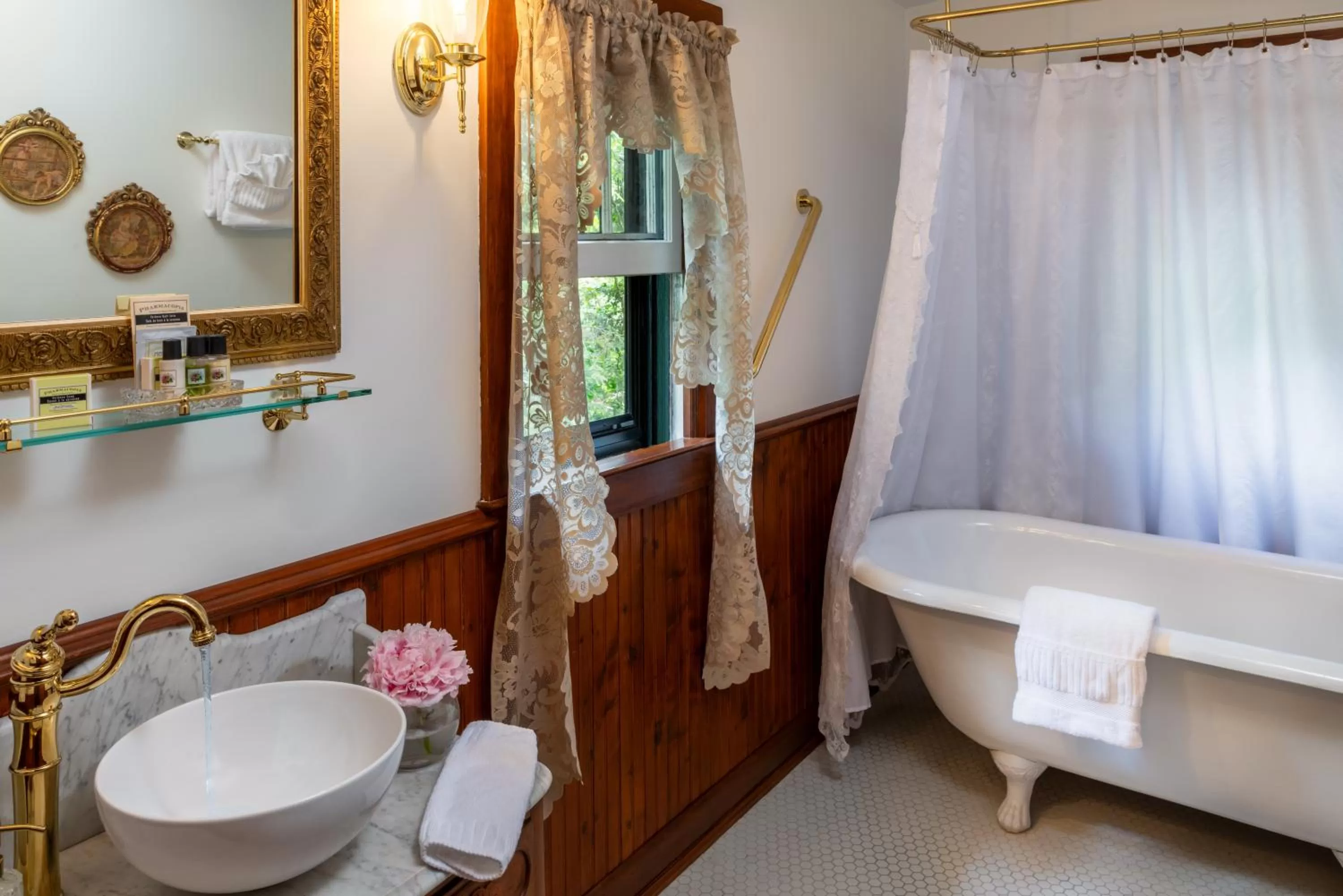 Bathroom in The 1899 Wright Inn & Carriage House