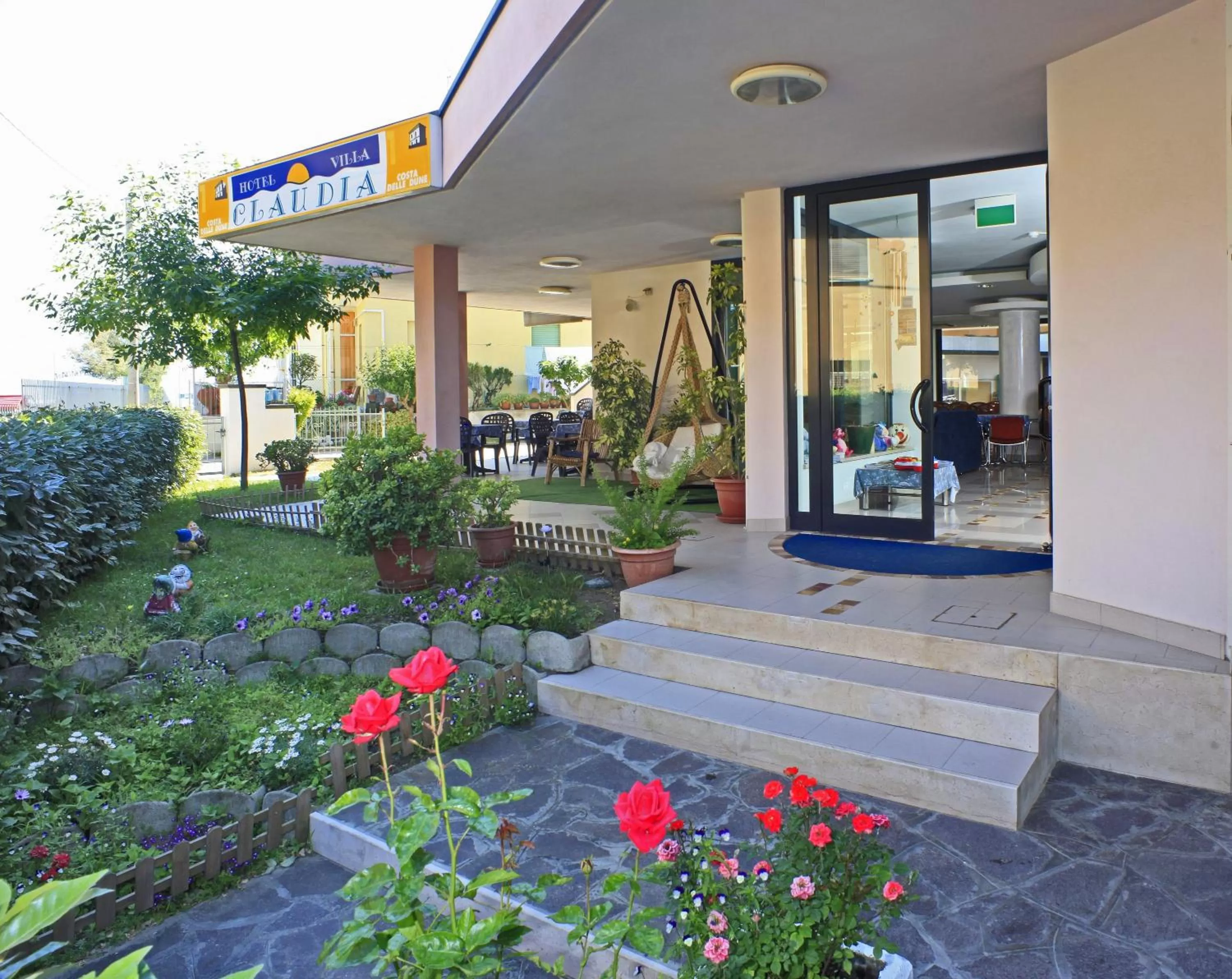 Facade/entrance in Hotel Villa Claudia