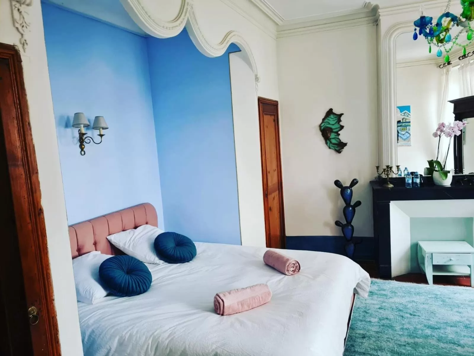 Bed in Les 2 Drôles d'Oiseaux