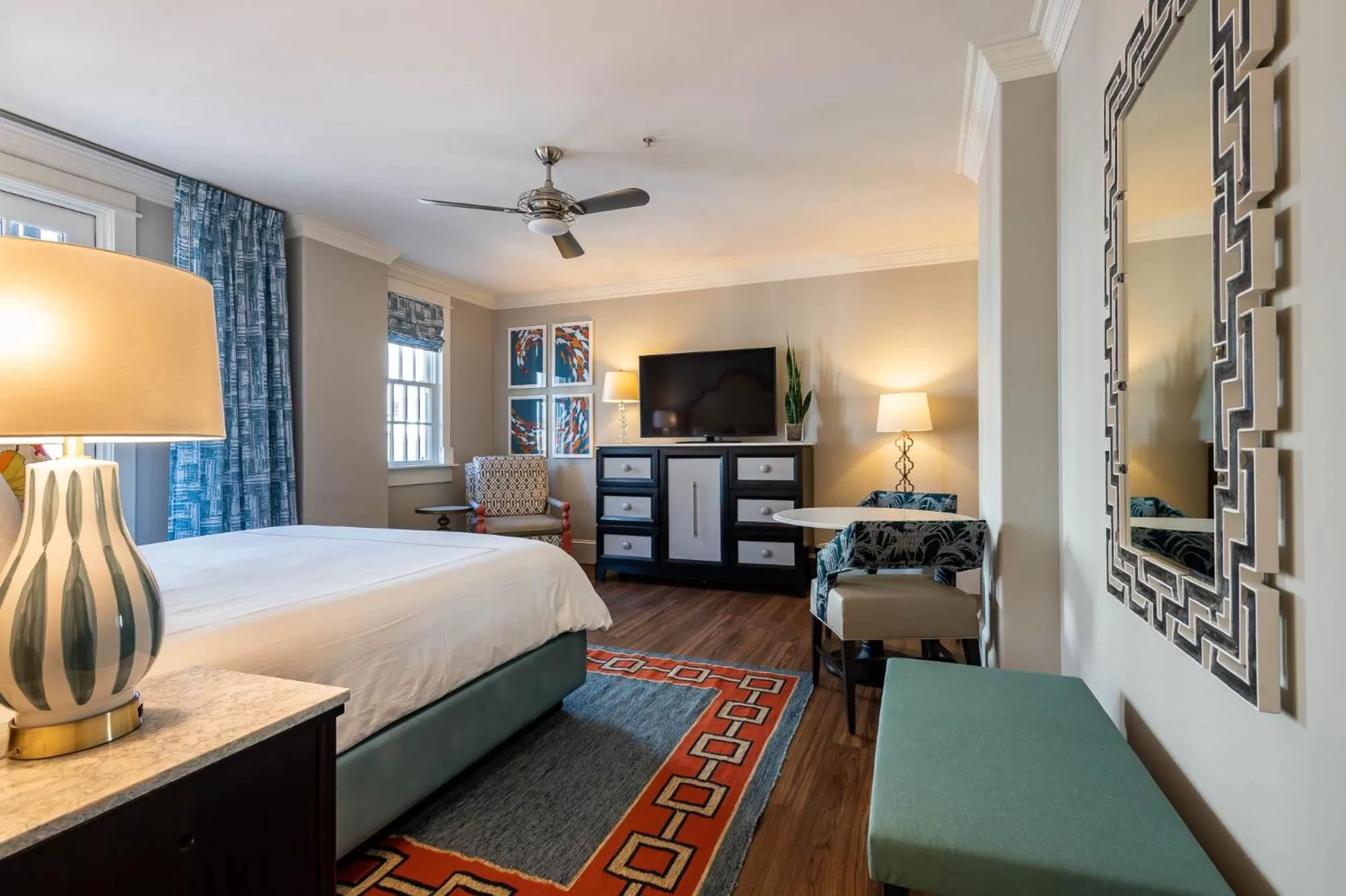 Photo of the whole room, Bed in The Pearl Hotel